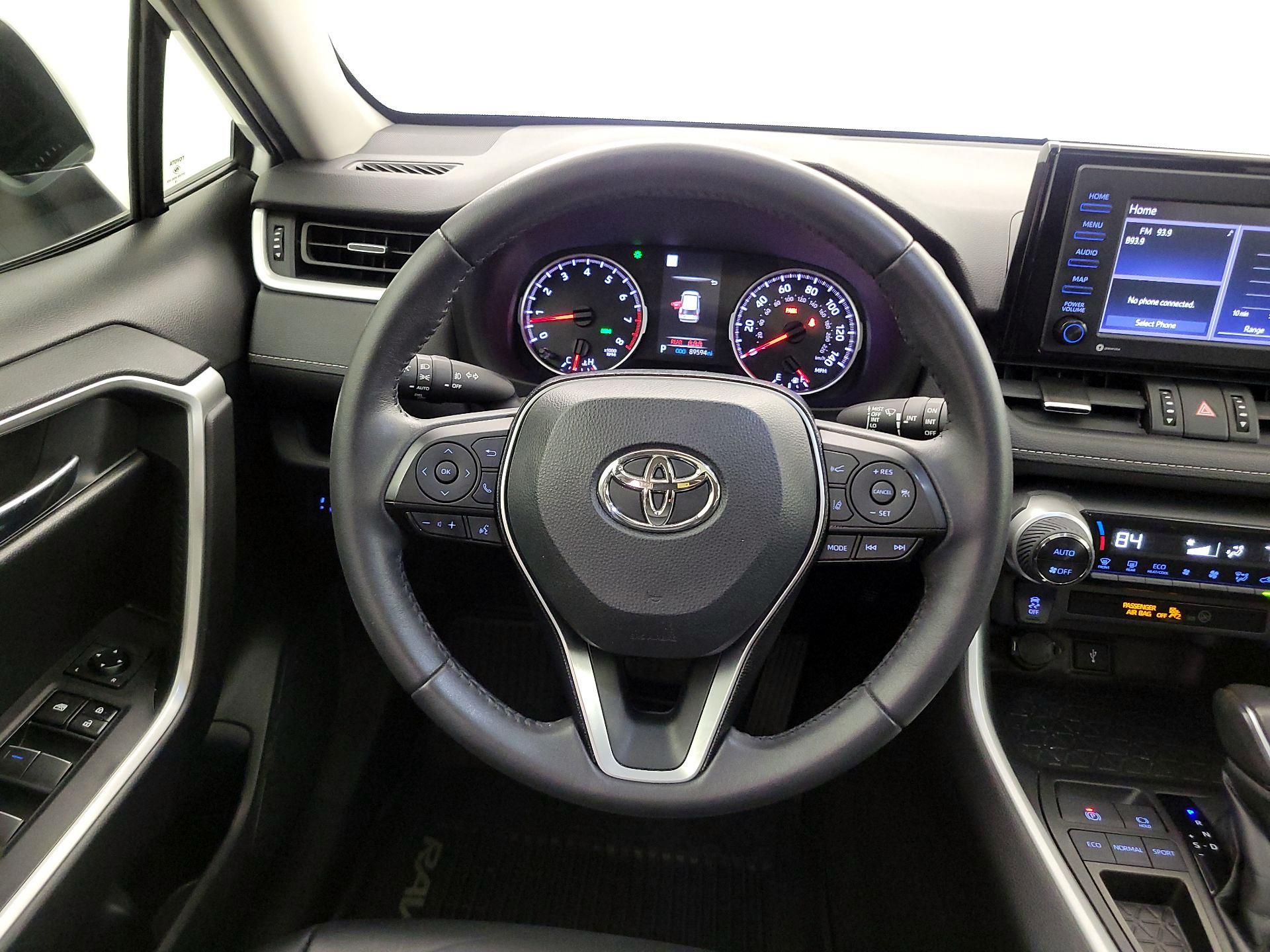 Thumbnail: 2020 Toyota RAV4 - 10