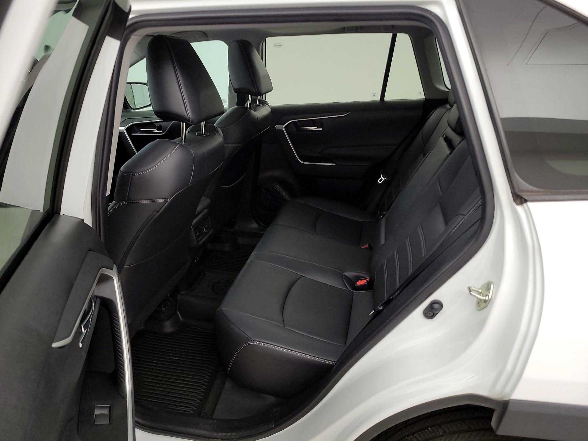 Thumbnail: 2020 Toyota RAV4 - 20