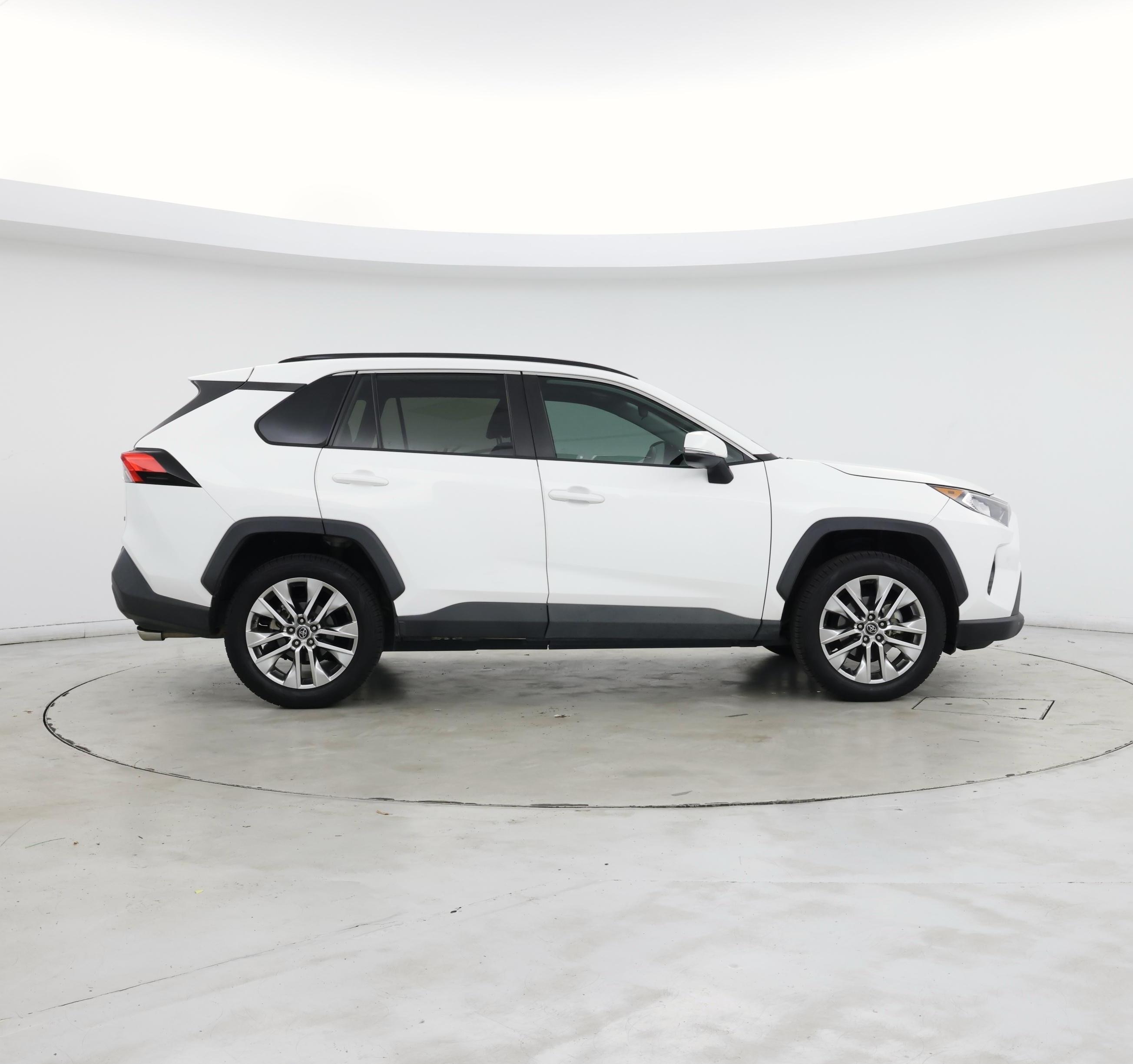 Thumbnail: 2020 Toyota RAV4 - 7