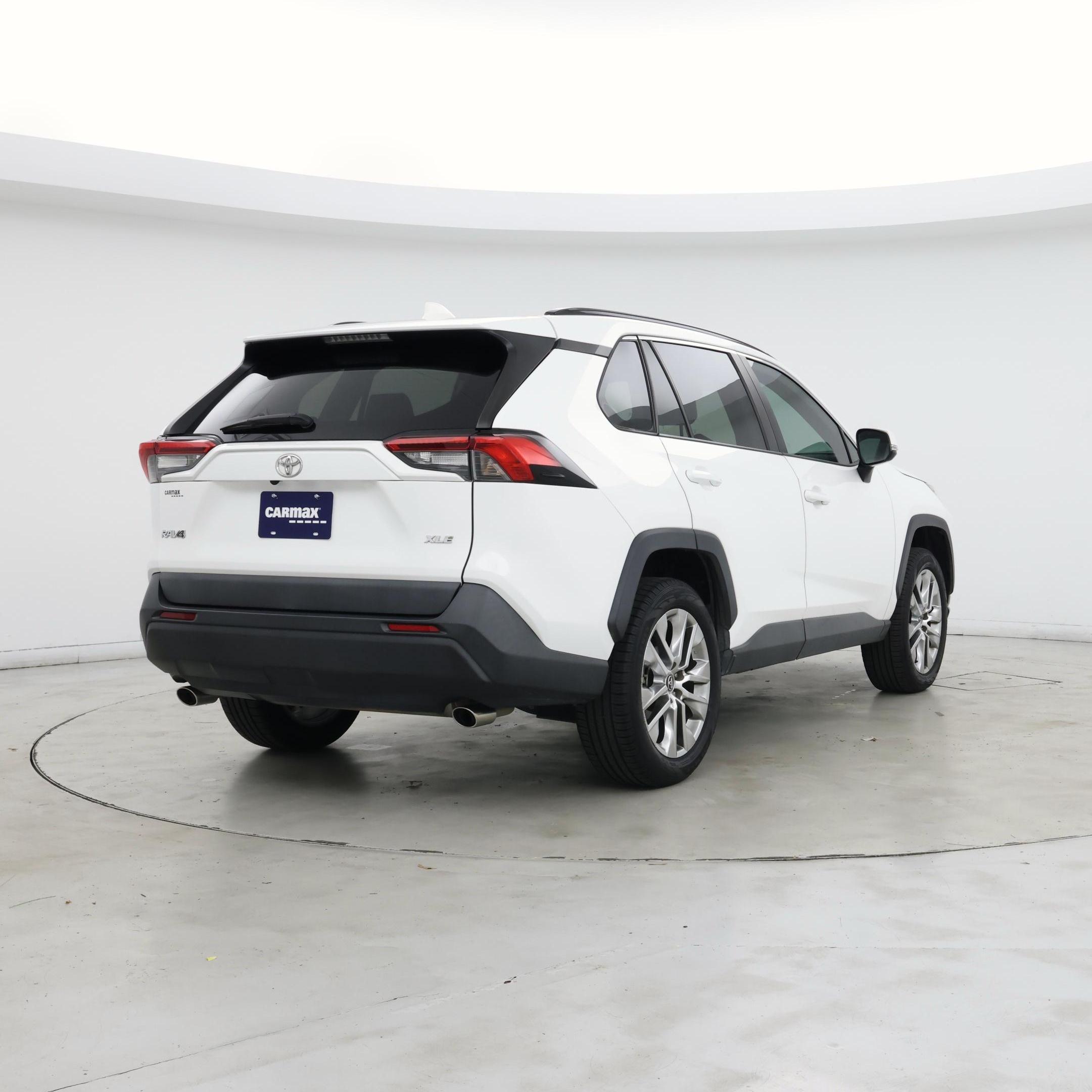 Thumbnail: 2020 Toyota RAV4 - 8