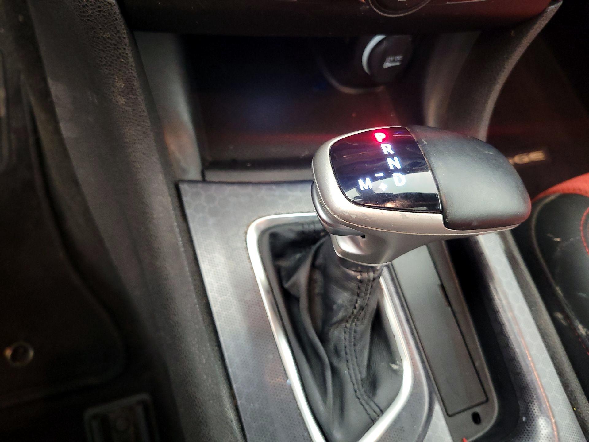 Thumbnail: 2015 Dodge Charger - 16