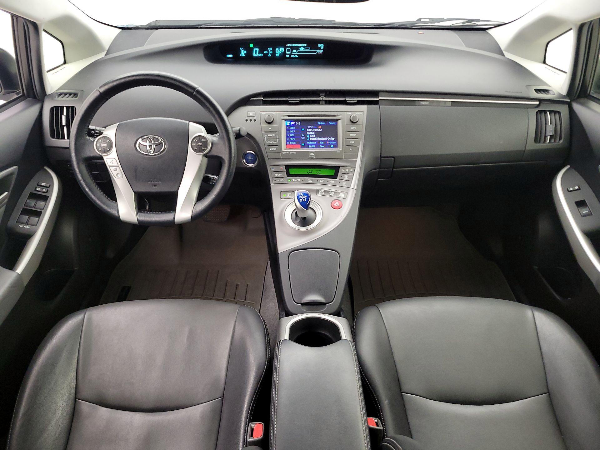 Thumbnail: 2015 Toyota Prius - 9