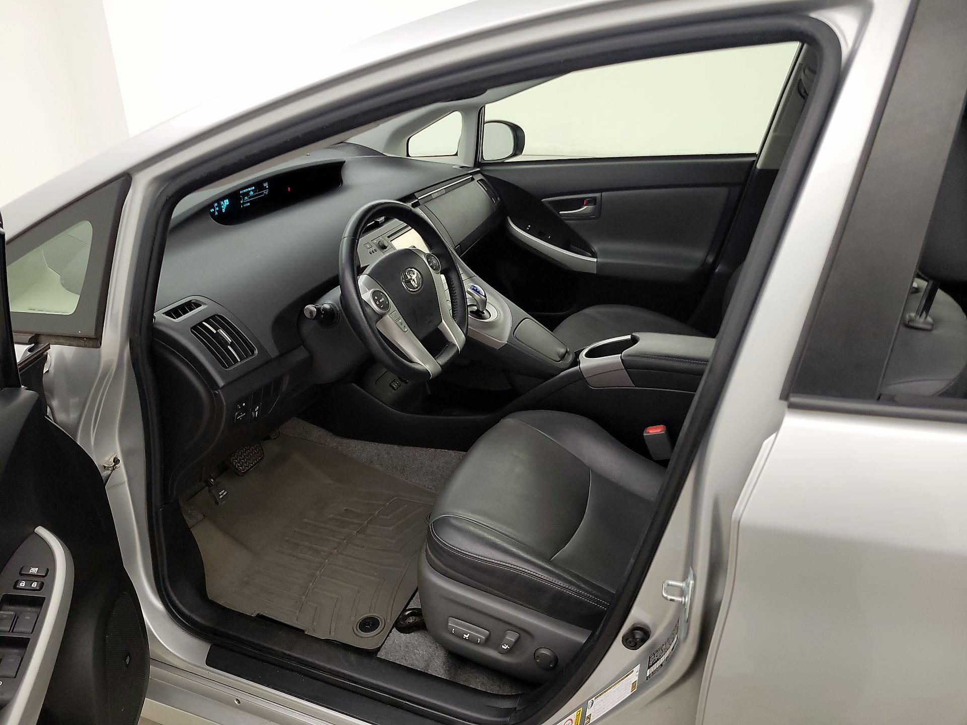 Thumbnail: 2015 Toyota Prius - 11