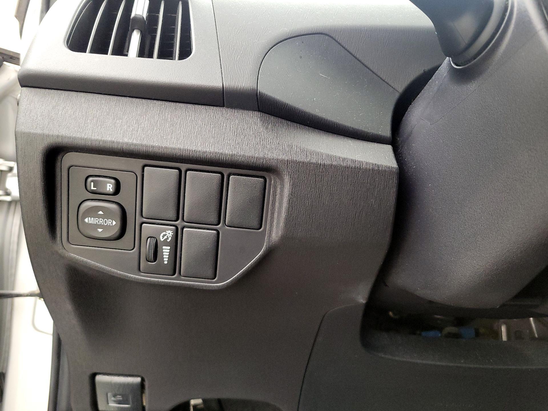 Thumbnail: 2015 Toyota Prius - 13