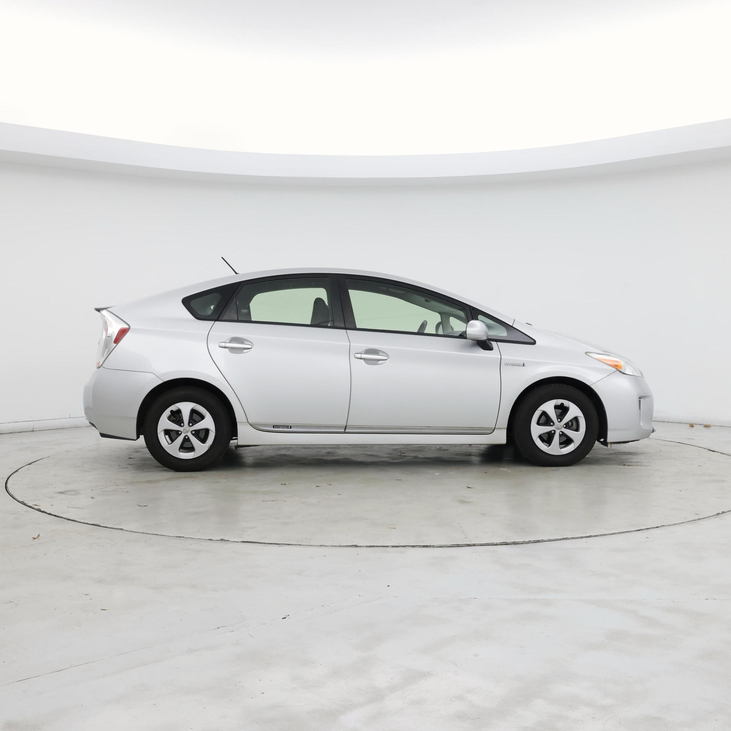 Thumbnail: 2015 Toyota Prius - 7