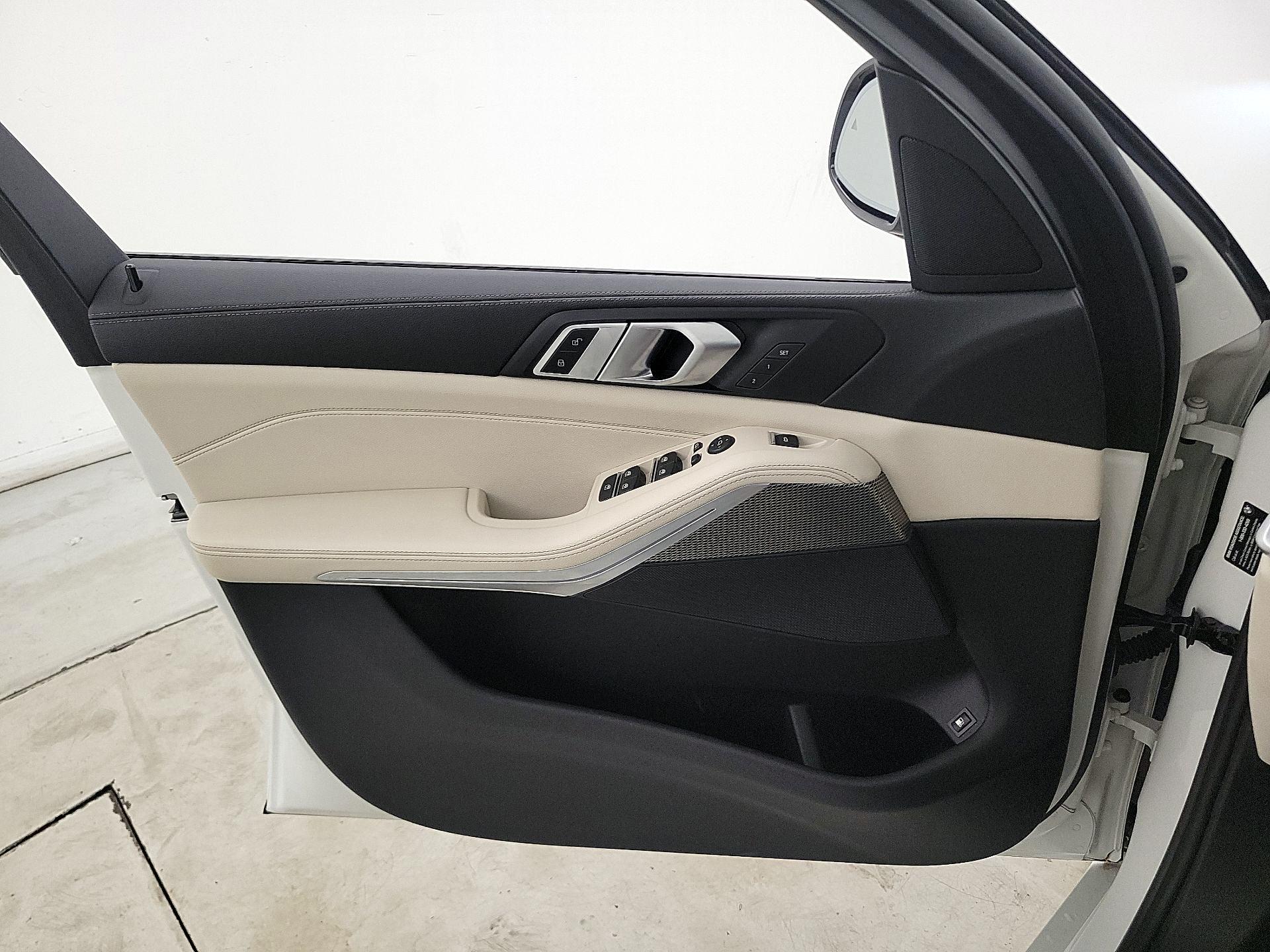 Thumbnail: 2022 BMW X5 - 12