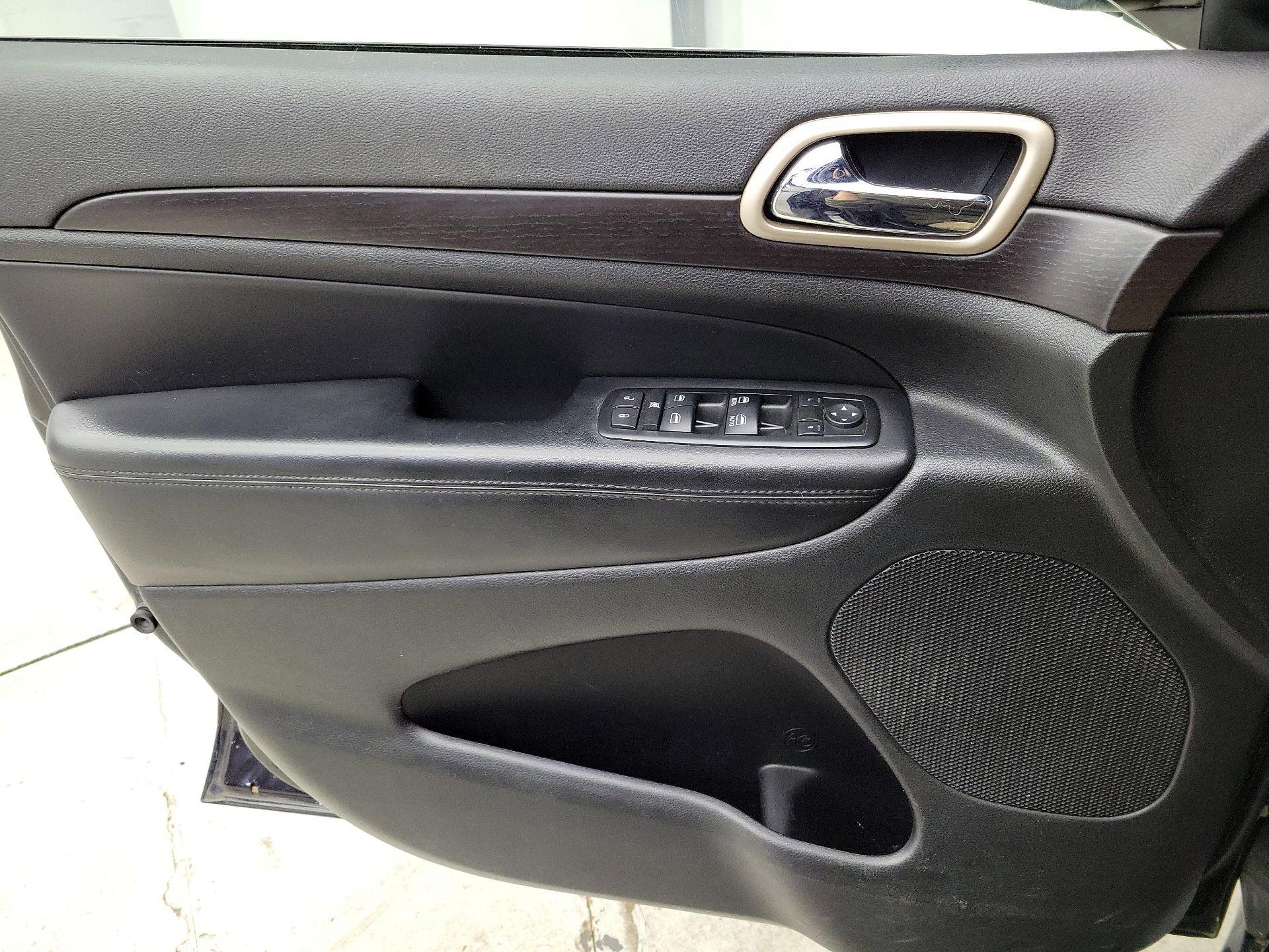 Thumbnail: 2014 Jeep Grand Cherokee - 12