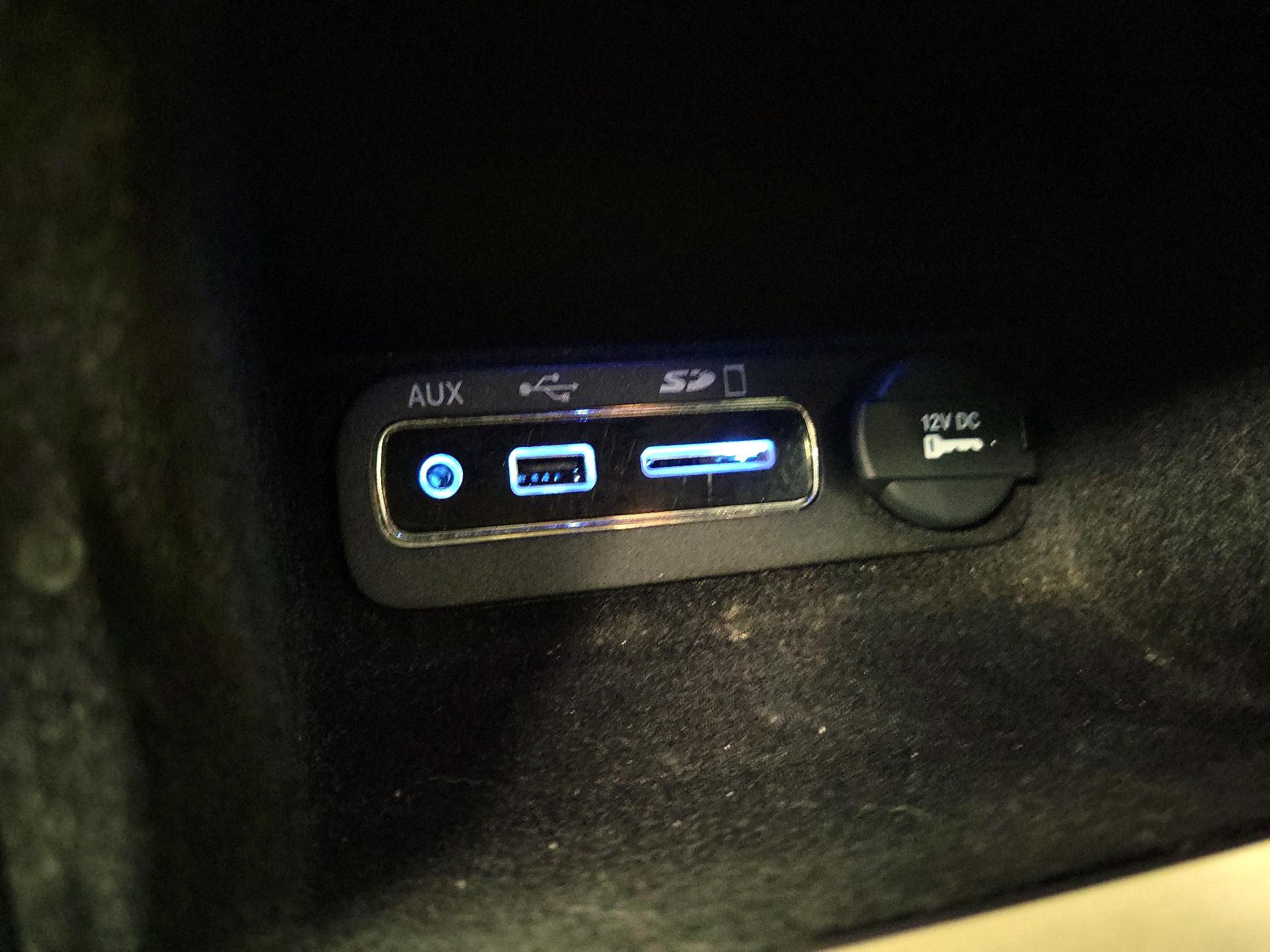 Thumbnail: 2014 Jeep Grand Cherokee - 17