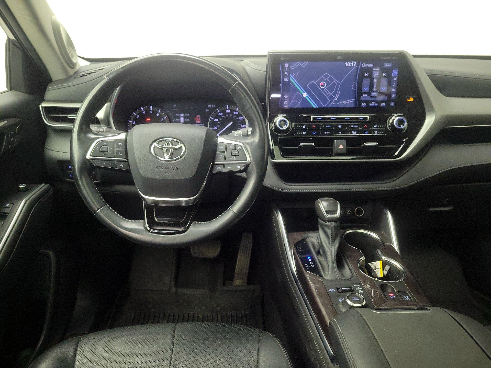 Thumbnail: 2021 Toyota Highlander - 10