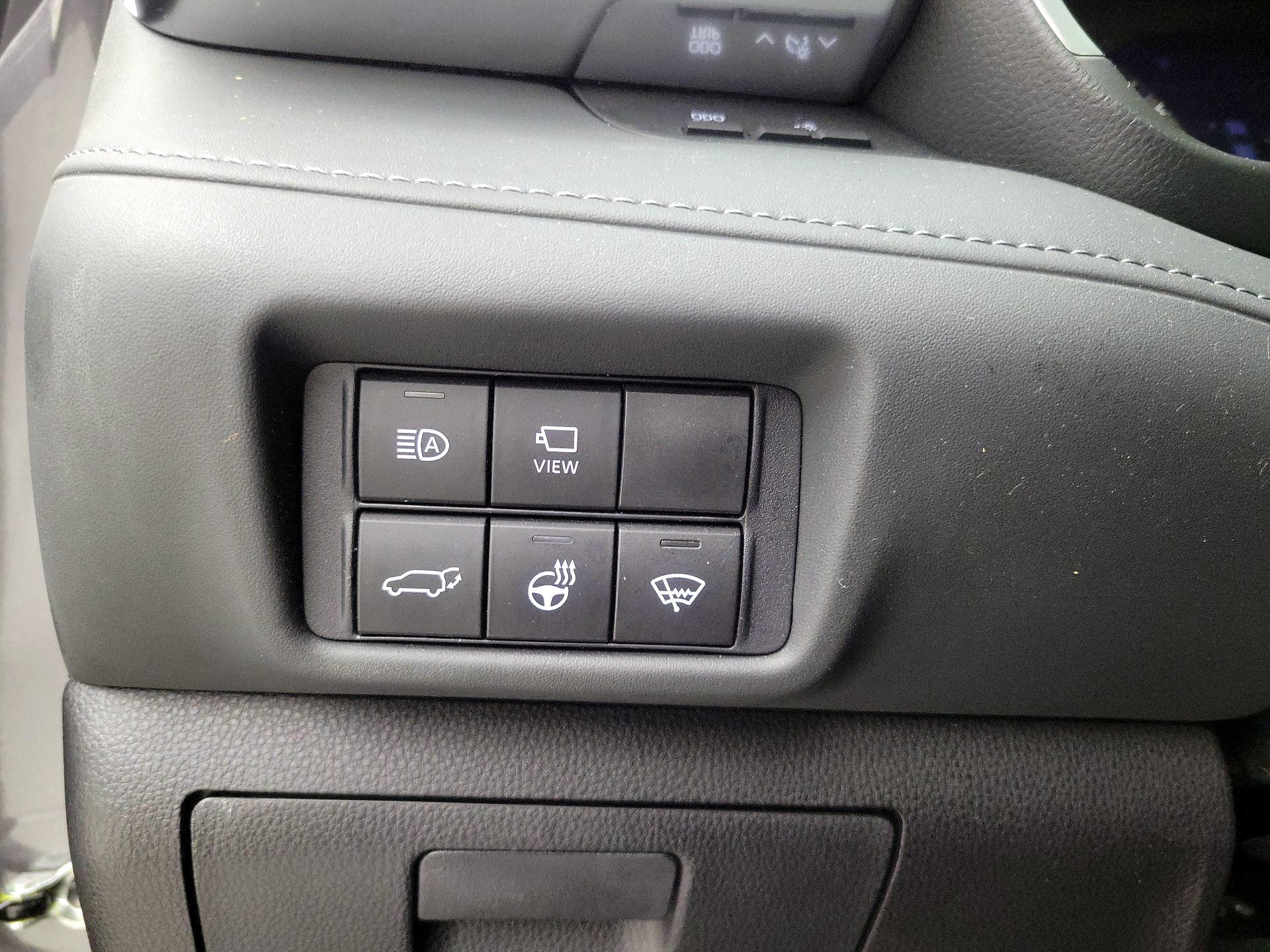 Thumbnail: 2021 Toyota Highlander - 13