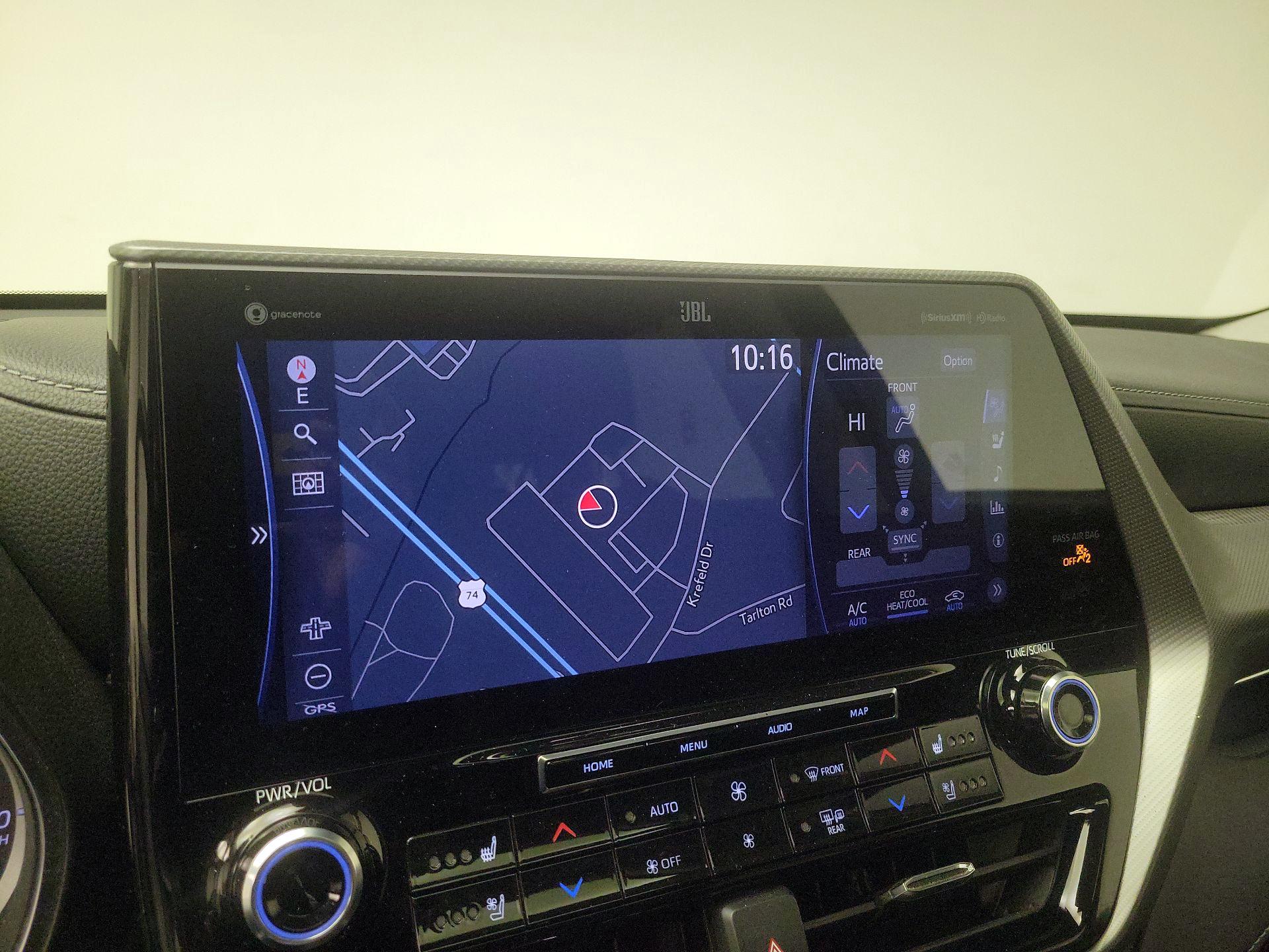 Thumbnail: 2021 Toyota Highlander - 14