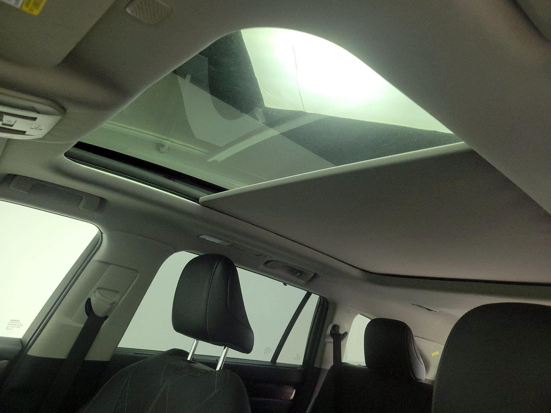 Thumbnail: 2021 Toyota Highlander - 20