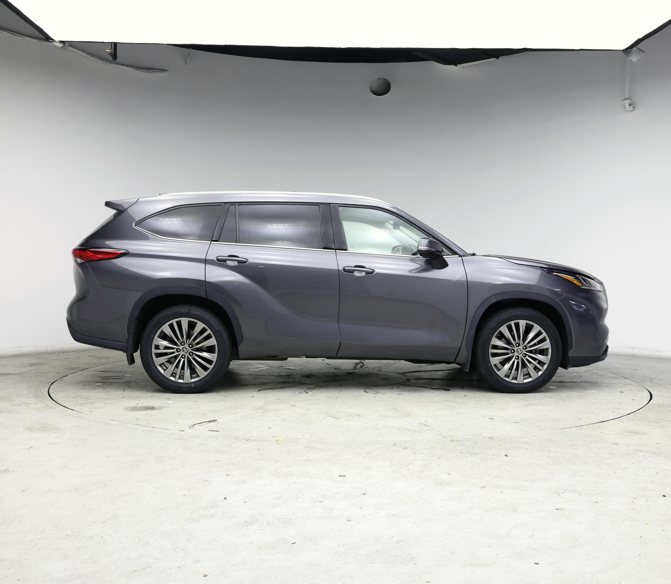 Thumbnail: 2021 Toyota Highlander - 7