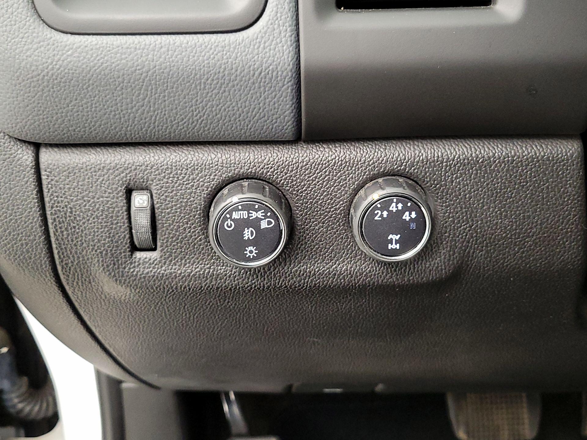 Thumbnail: 2015 Chevrolet Colorado - 13