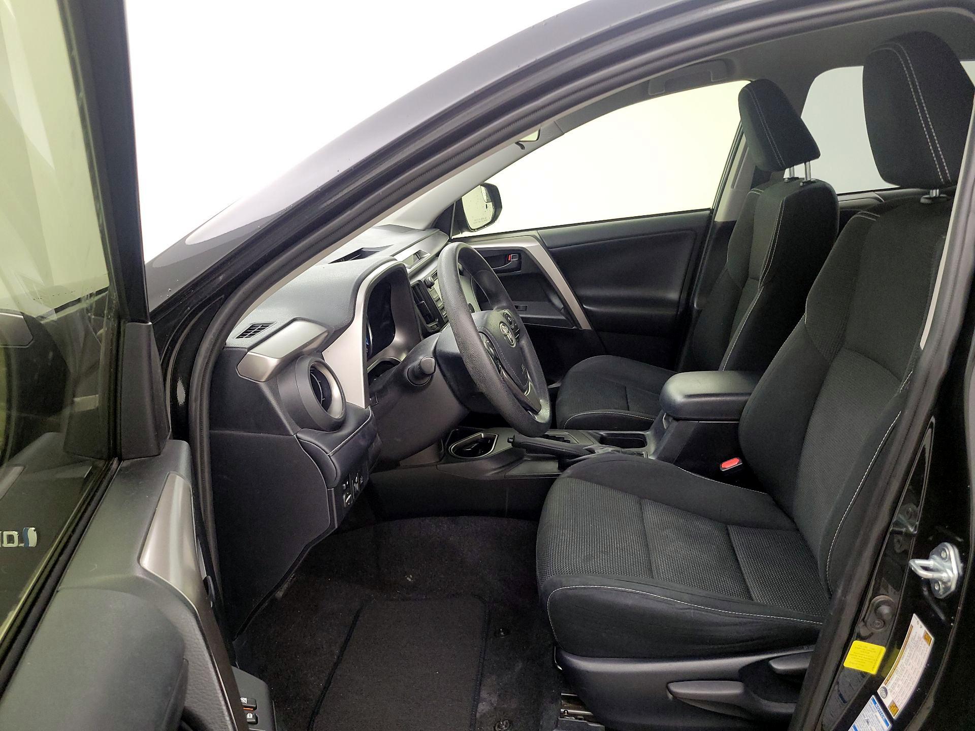 Thumbnail: 2018 Toyota RAV4 - 11