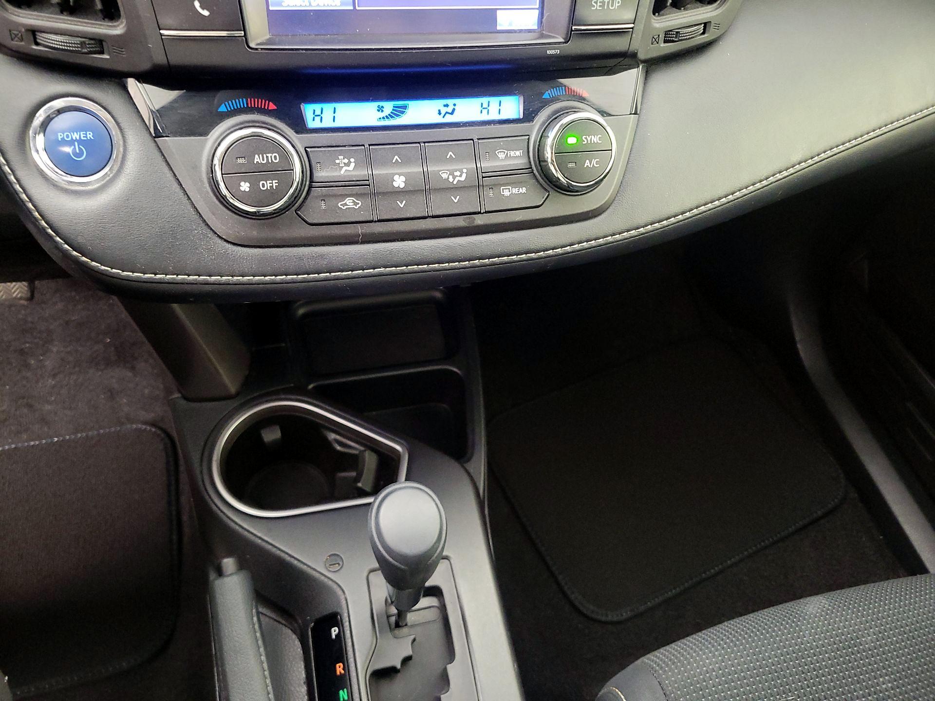 Thumbnail: 2018 Toyota RAV4 - 16