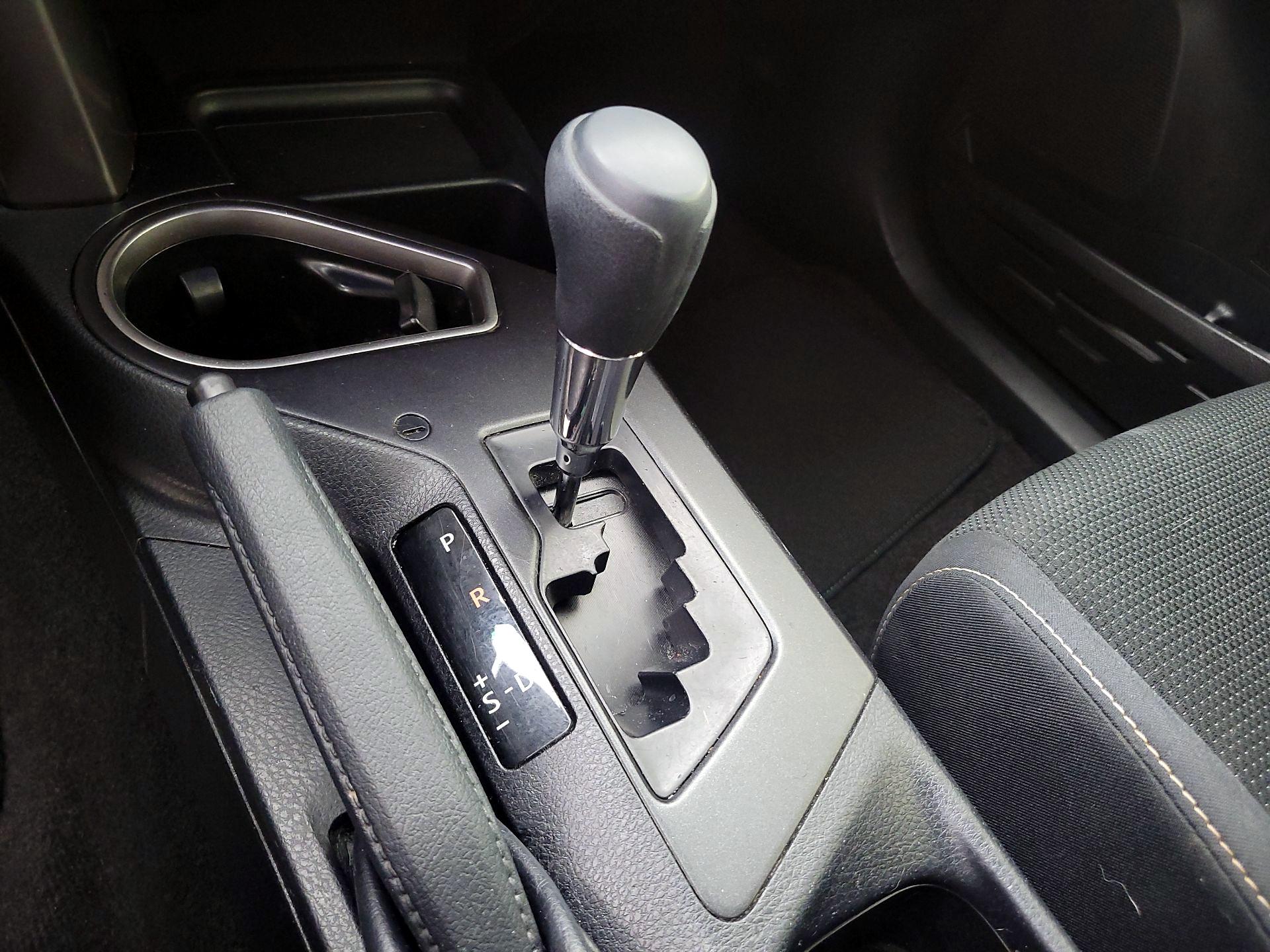 Thumbnail: 2018 Toyota RAV4 - 17