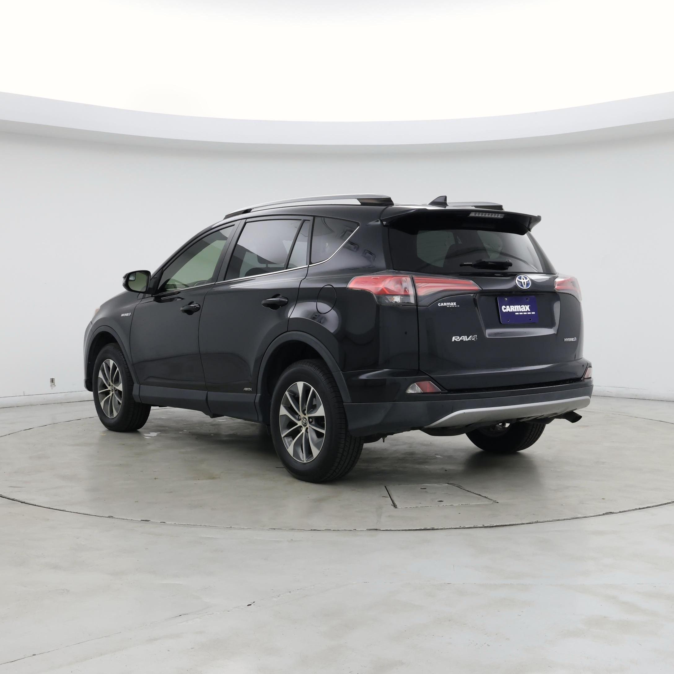 Thumbnail: 2018 Toyota RAV4 - 2