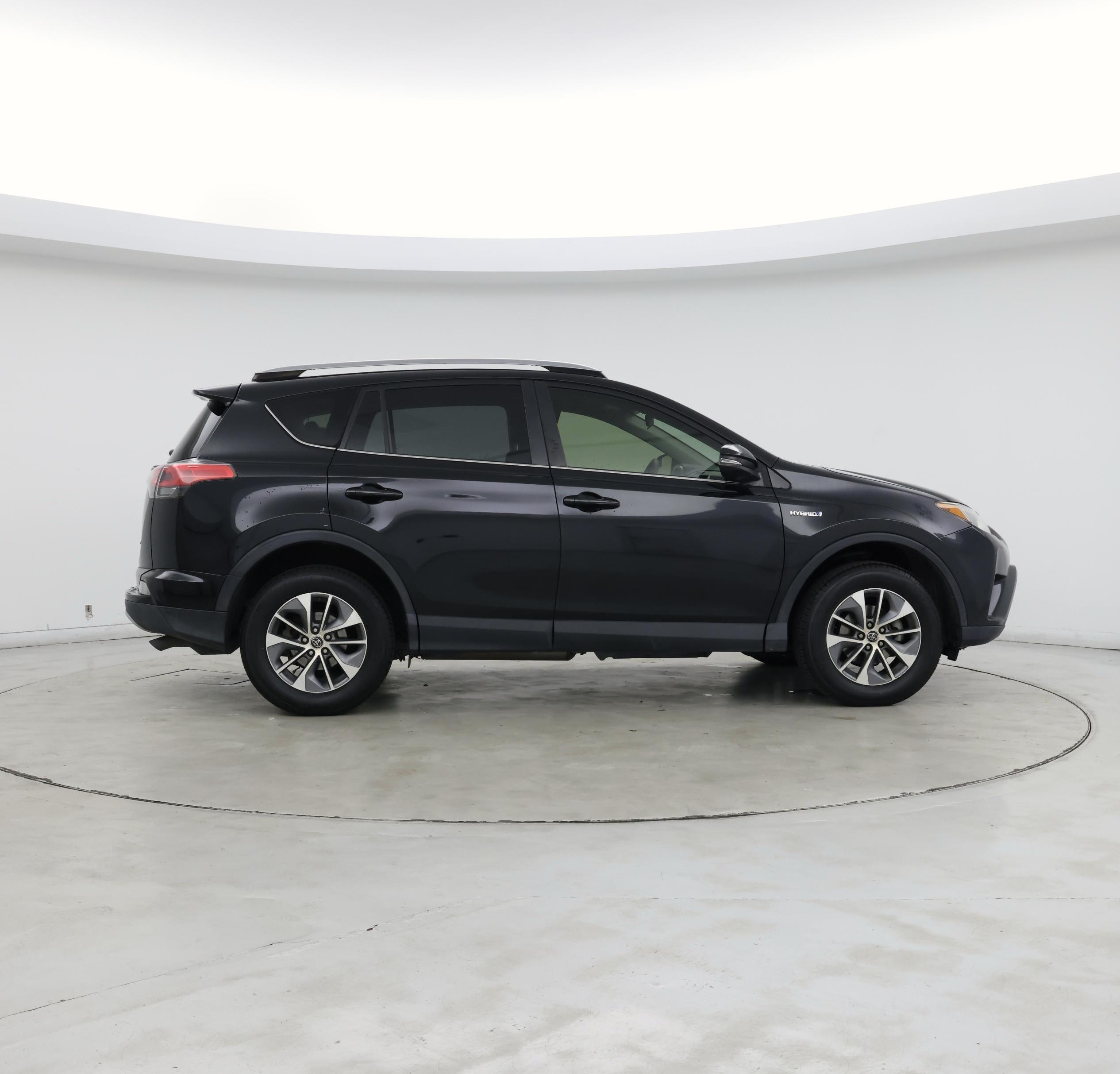 Thumbnail: 2018 Toyota RAV4 - 7