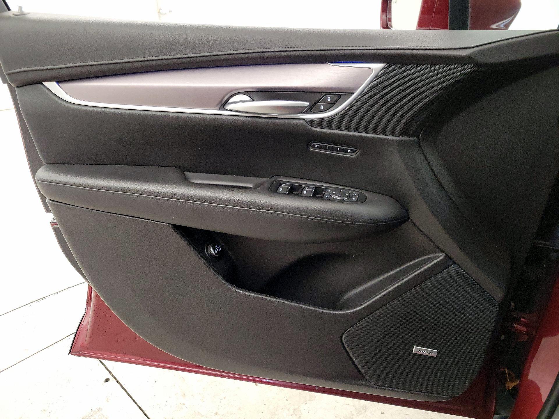 Thumbnail: 2018 Cadillac XT5 - 12