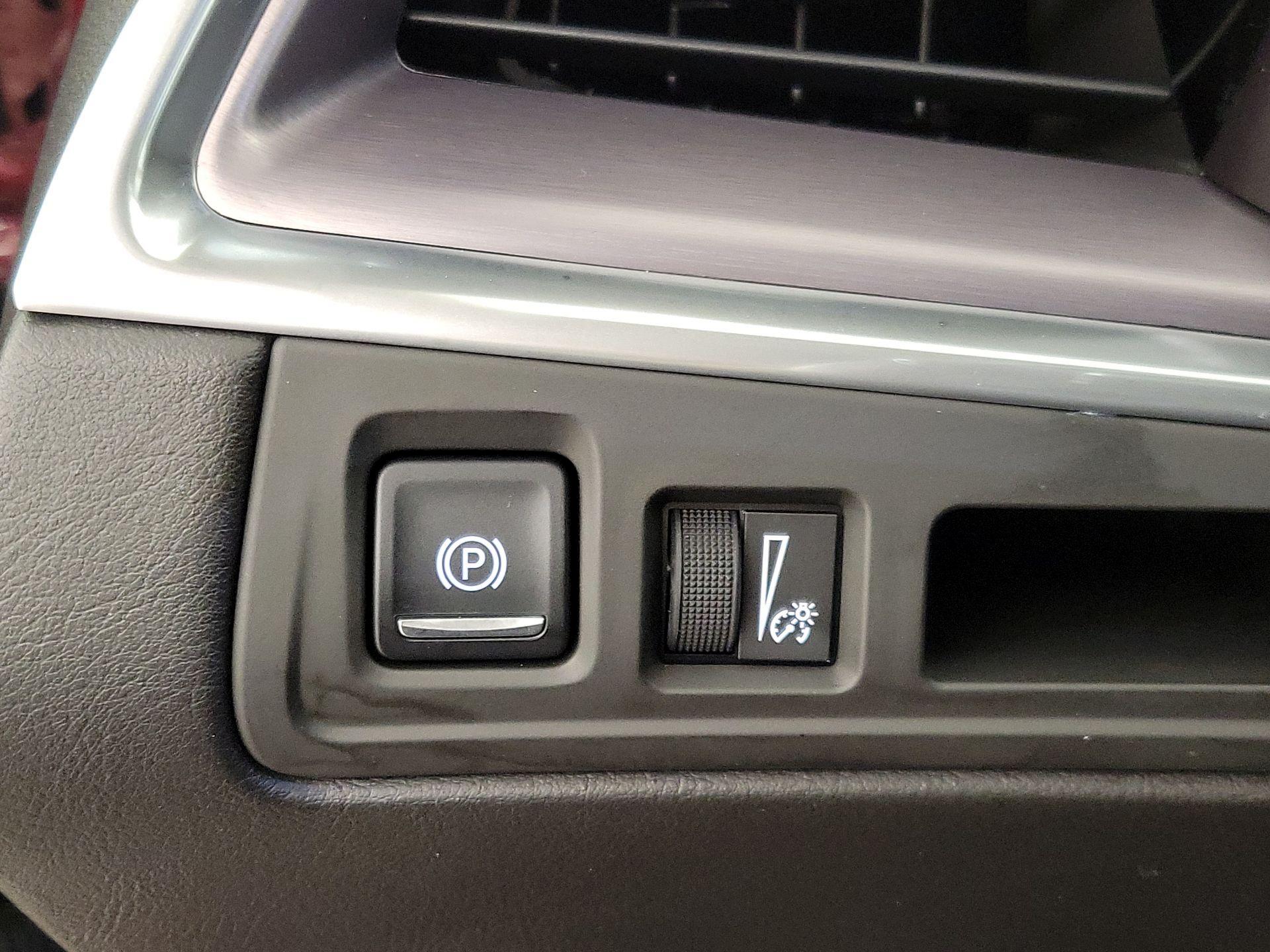 Thumbnail: 2018 Cadillac XT5 - 13