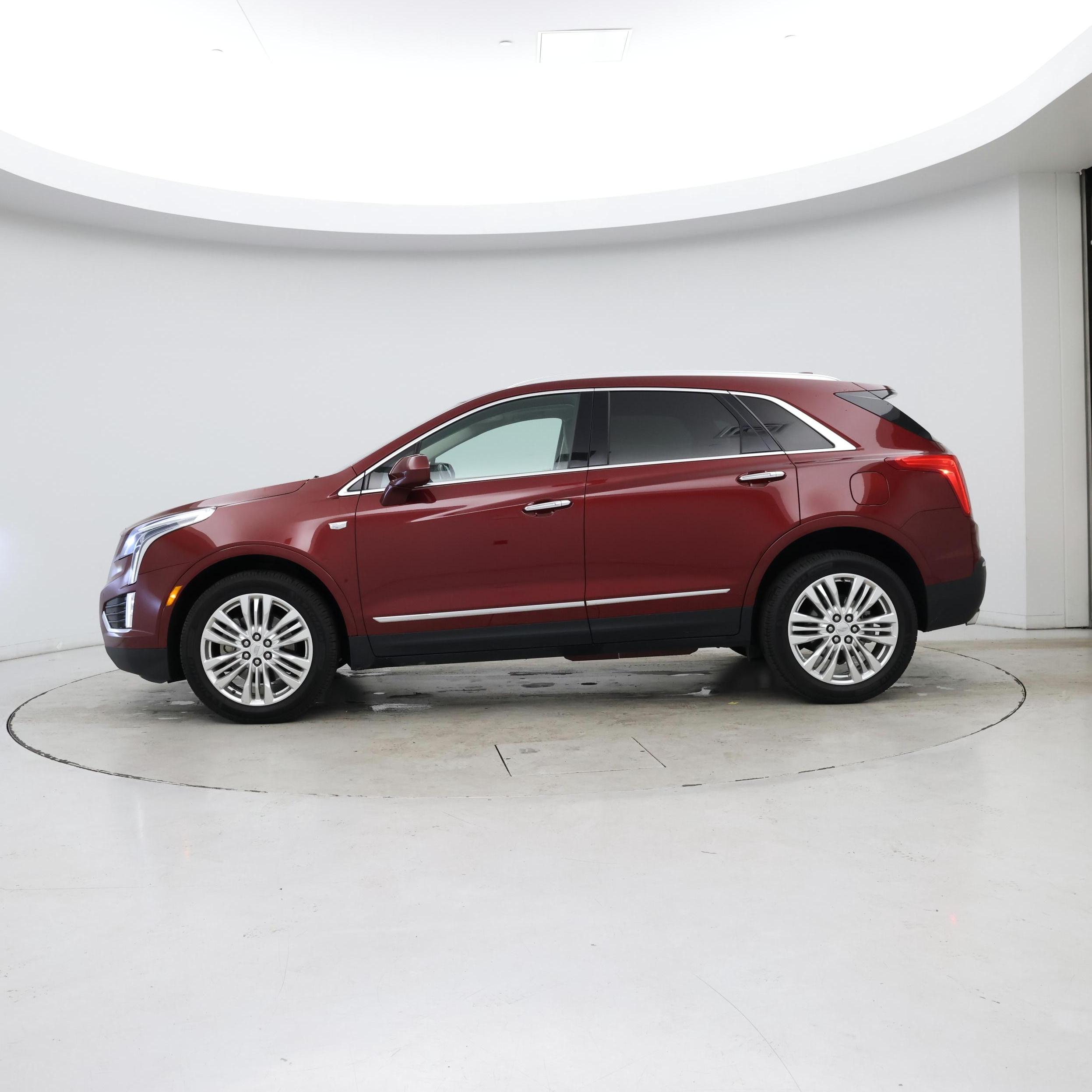 Thumbnail: 2018 Cadillac XT5 - 3