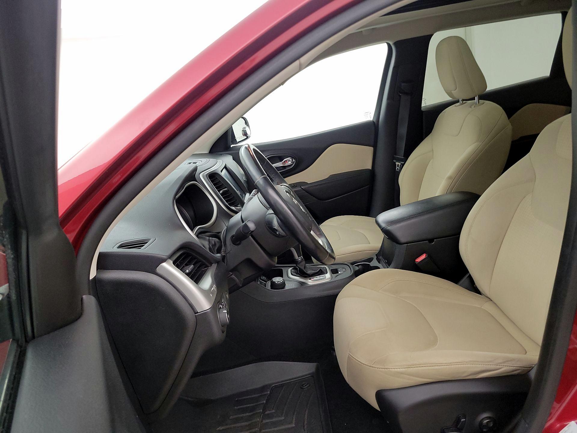 Thumbnail: 2015 Jeep Cherokee - 11