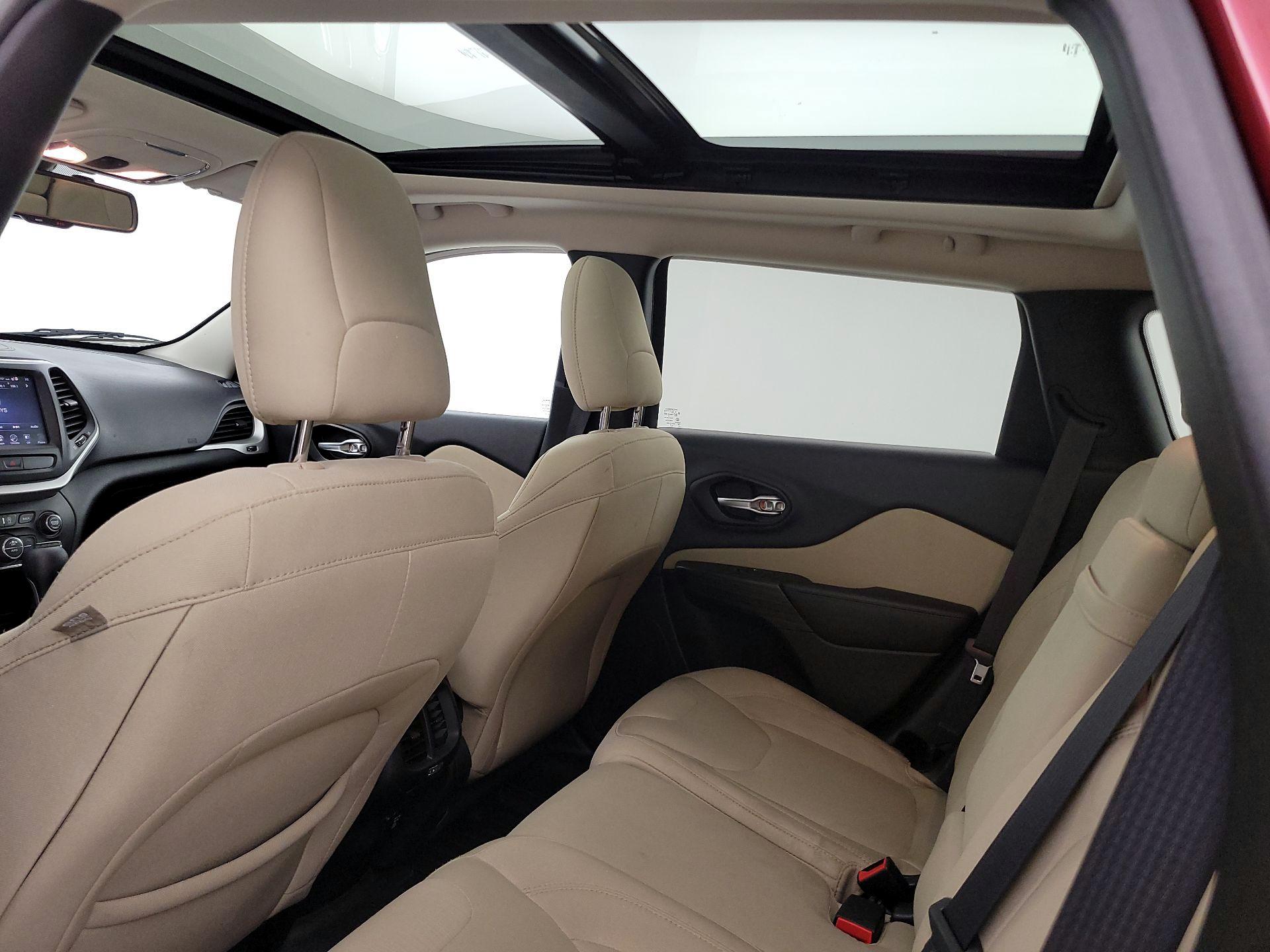 Thumbnail: 2015 Jeep Cherokee - 19