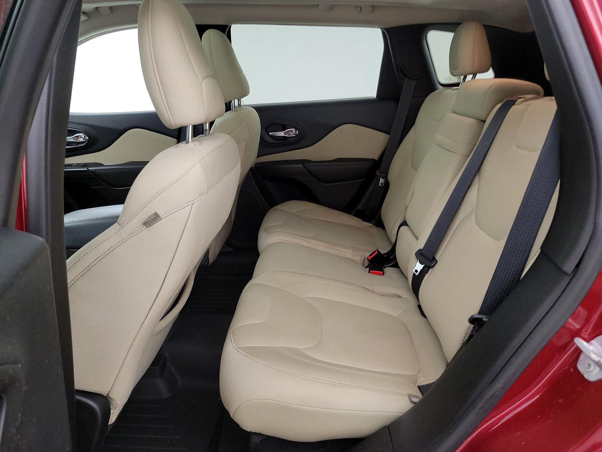 Thumbnail: 2015 Jeep Cherokee - 20