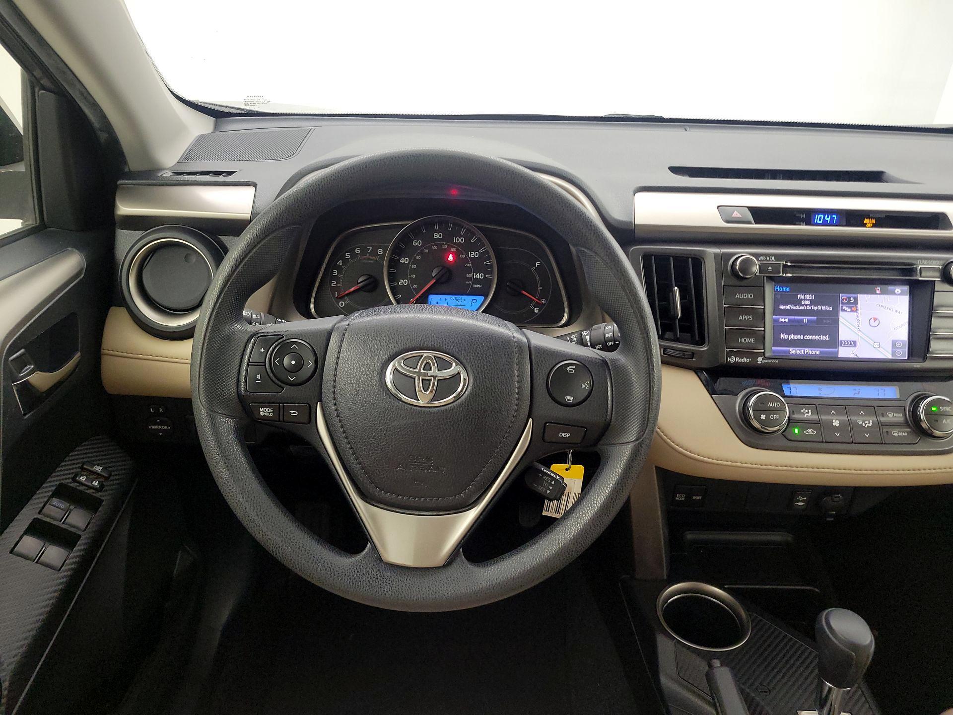 Thumbnail: 2015 Toyota RAV4 - 10