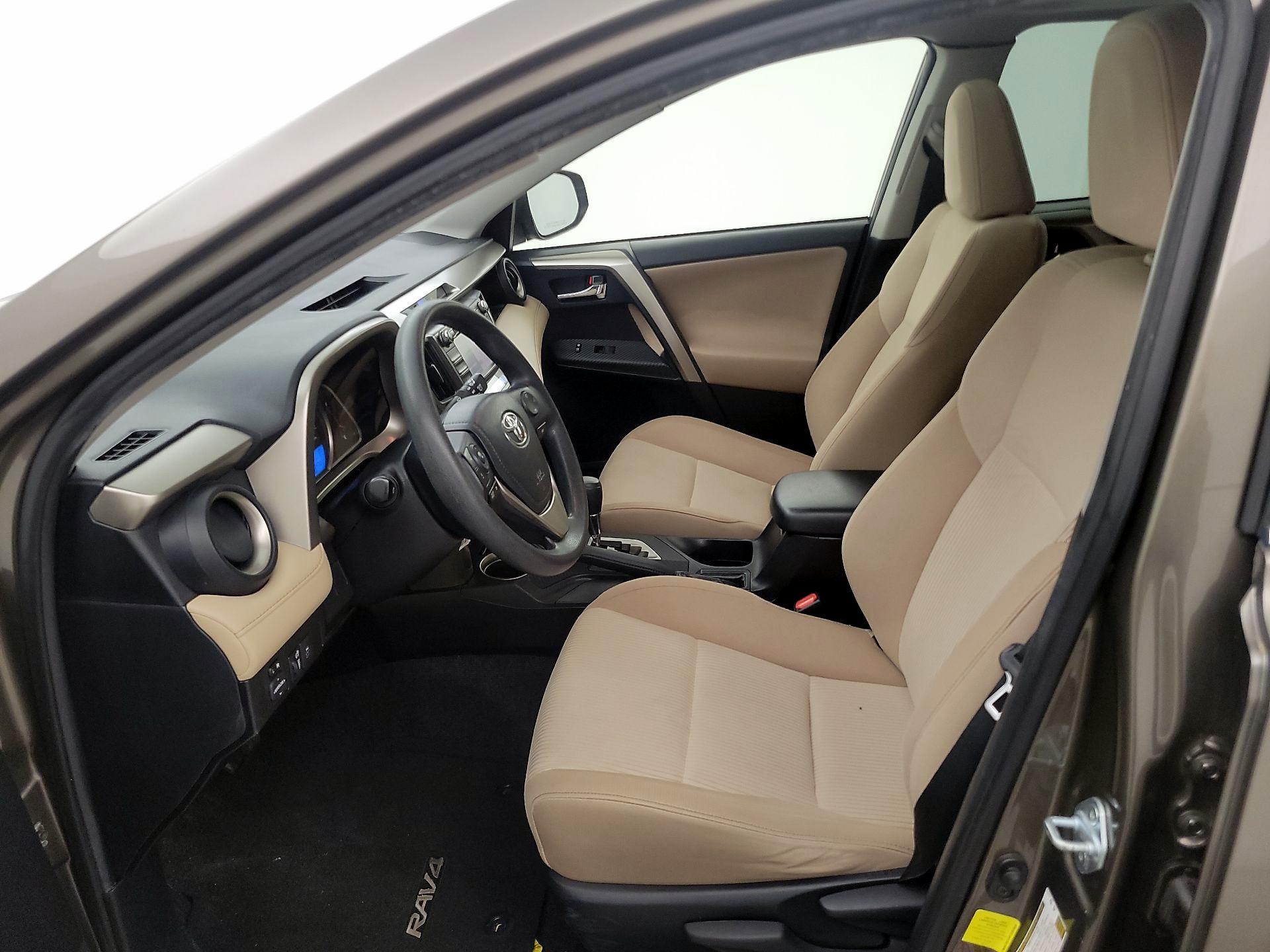 Thumbnail: 2015 Toyota RAV4 - 11