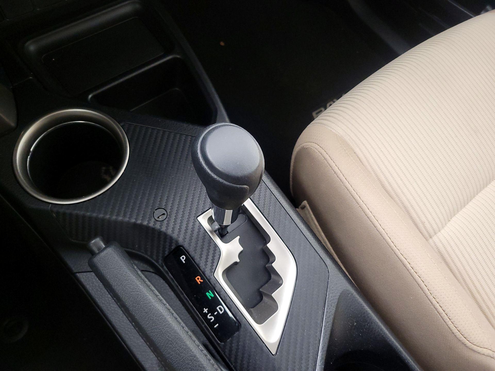 Thumbnail: 2015 Toyota RAV4 - 18