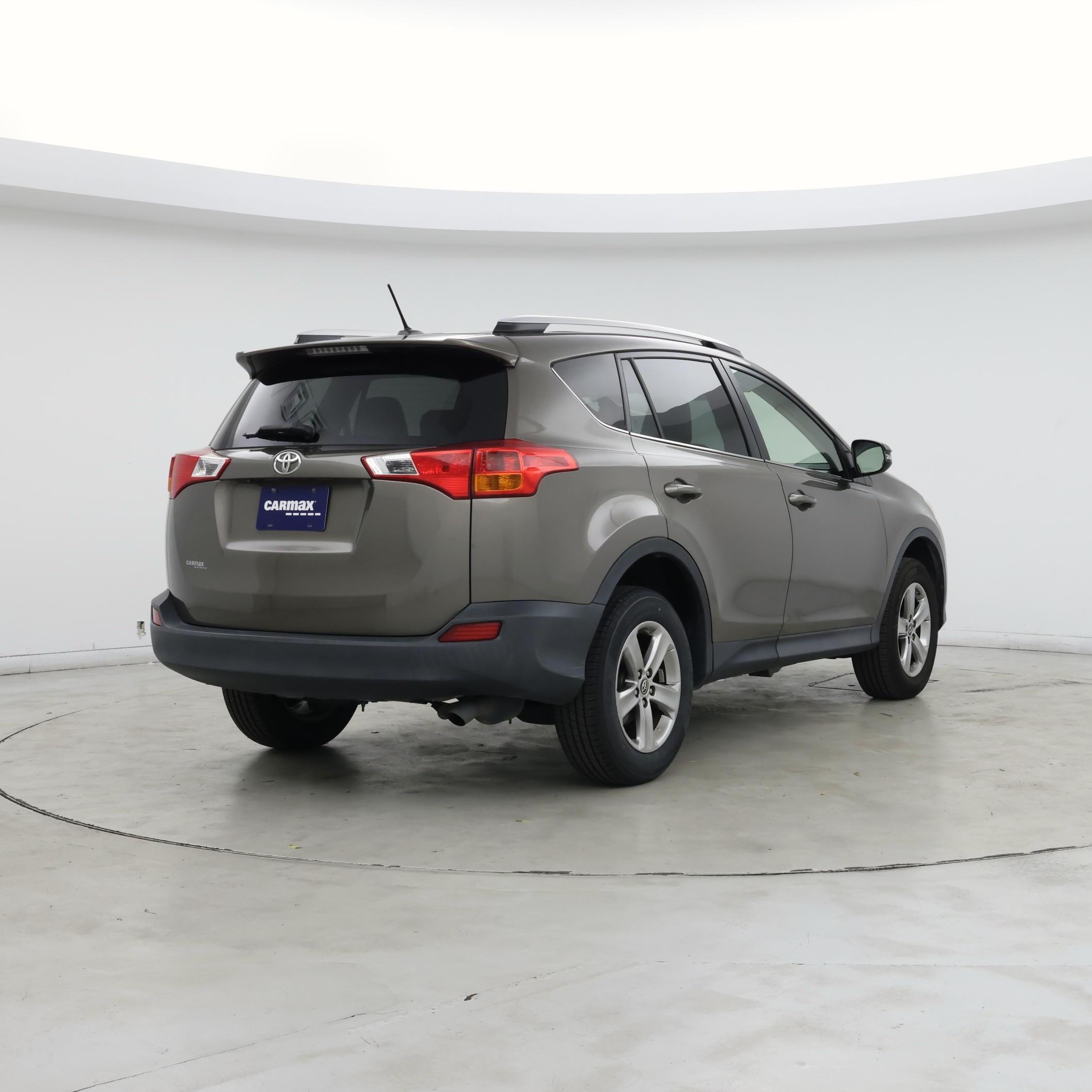 Thumbnail: 2015 Toyota RAV4 - 8