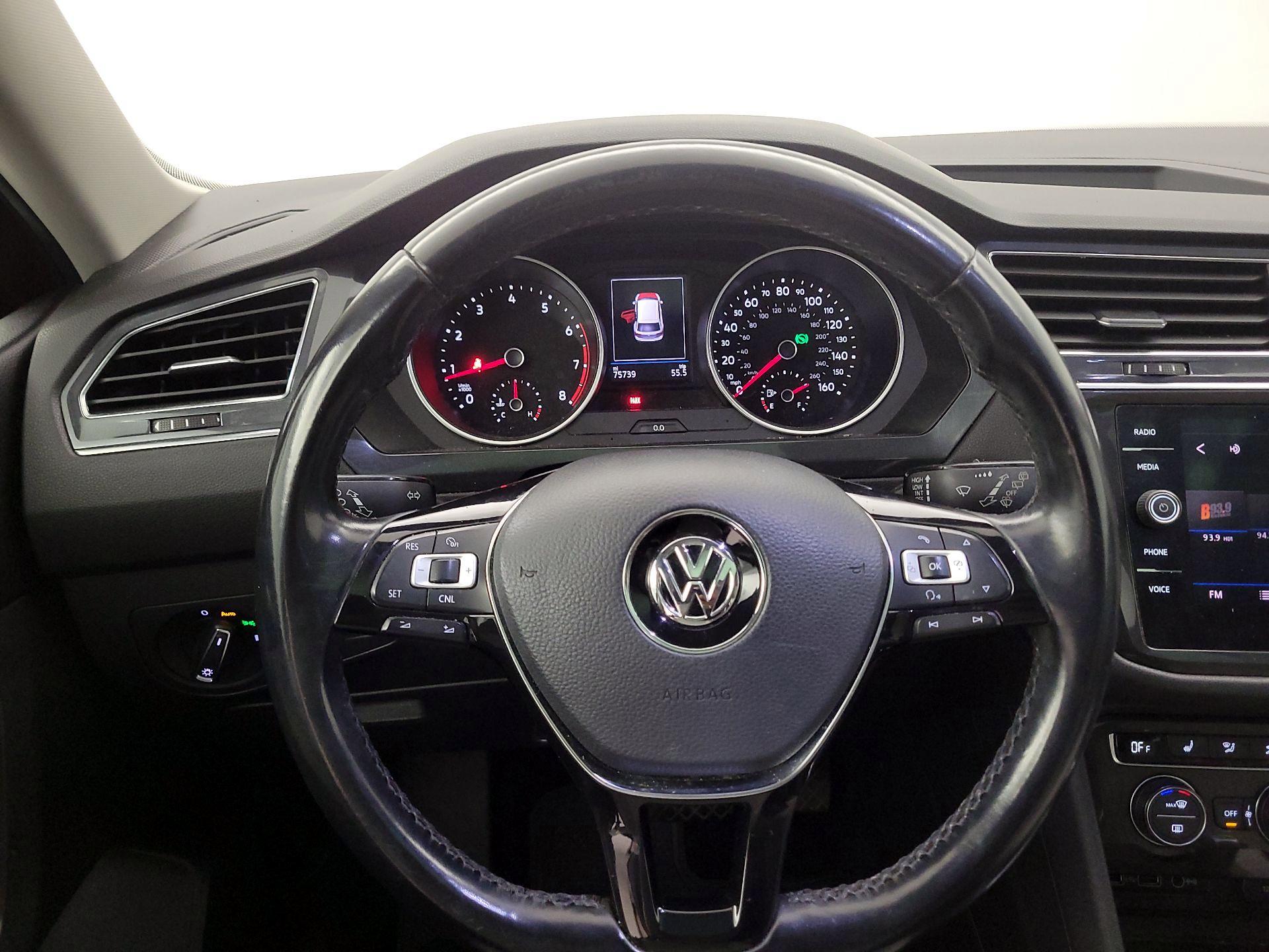 Thumbnail: 2018 Volkswagen Tiguan - 10