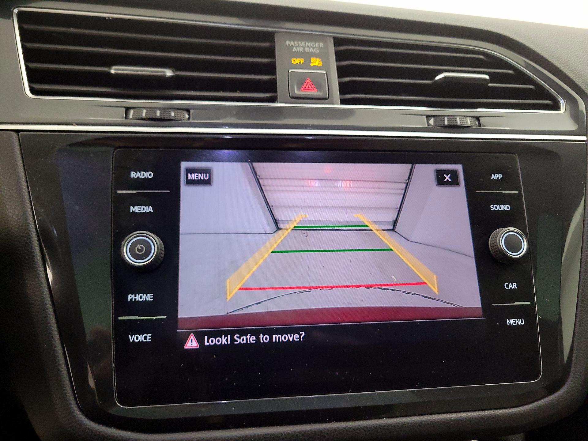 Thumbnail: 2018 Volkswagen Tiguan - 14