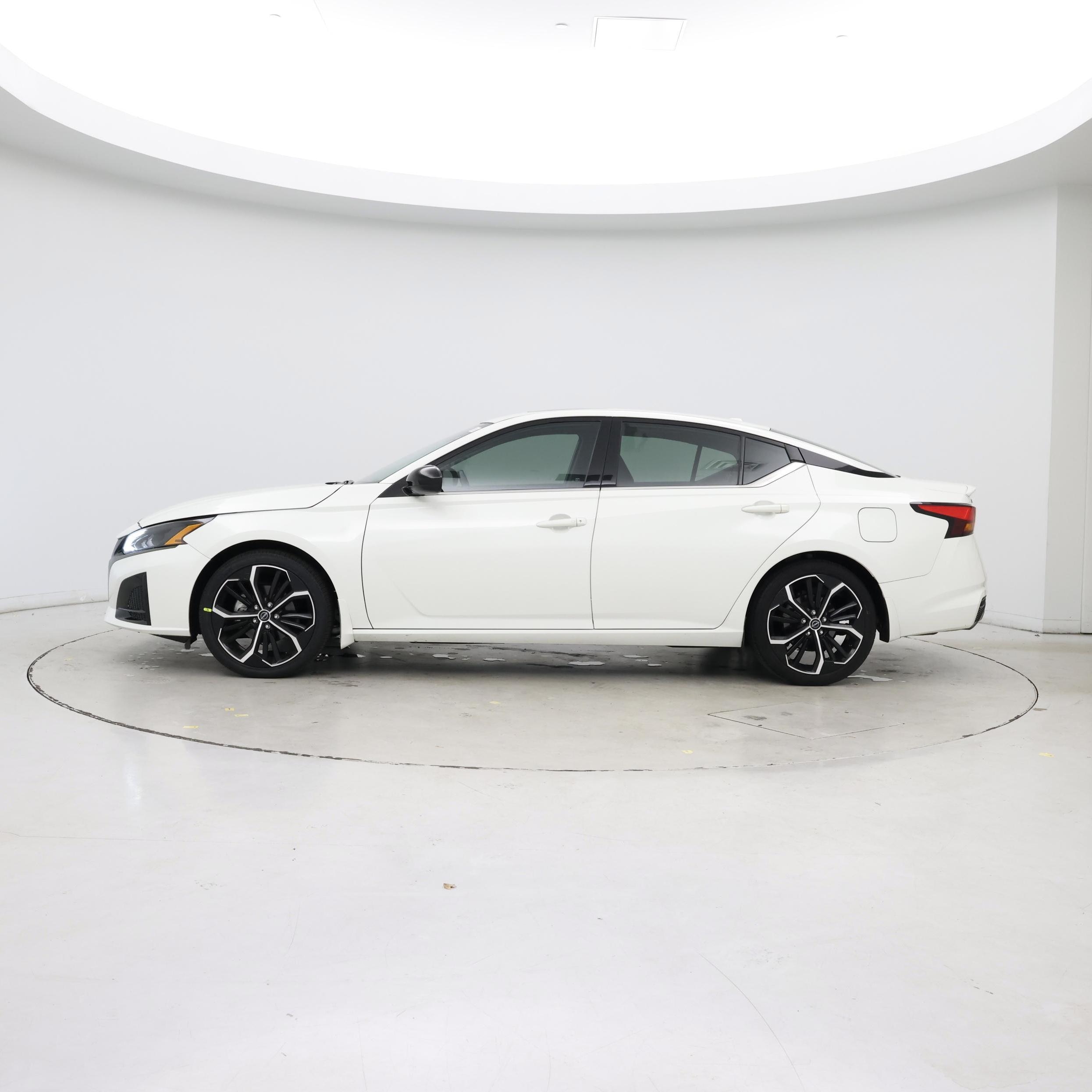 Thumbnail: 2023 Nissan Altima - 3