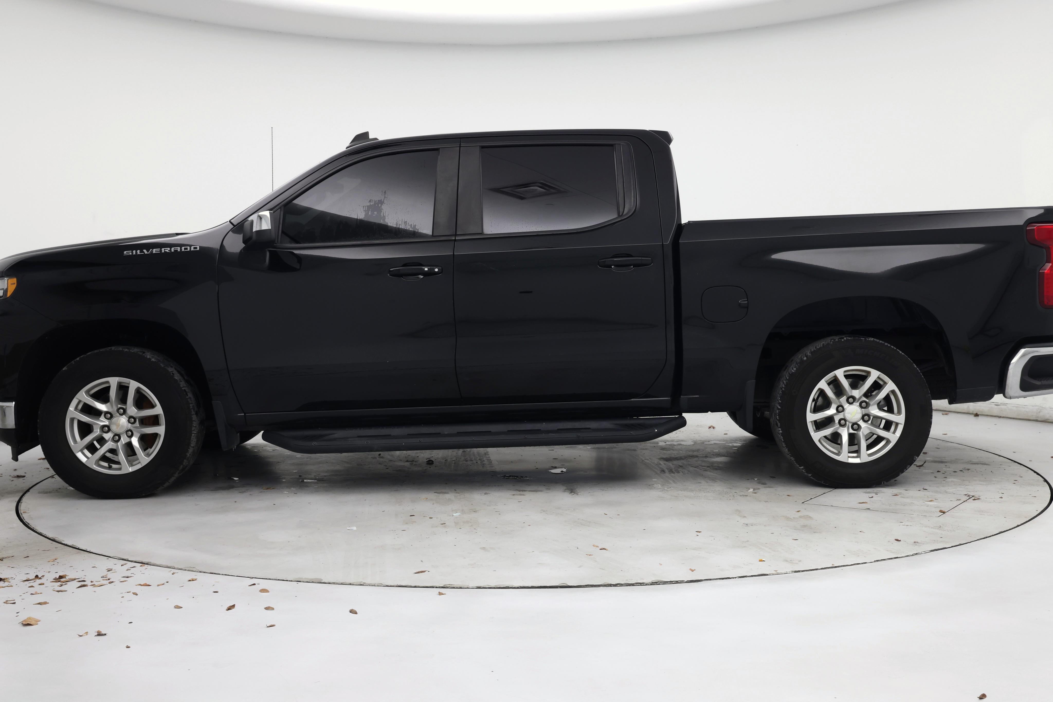 Thumbnail: 2022 Chevrolet Silverado 1500 - 3