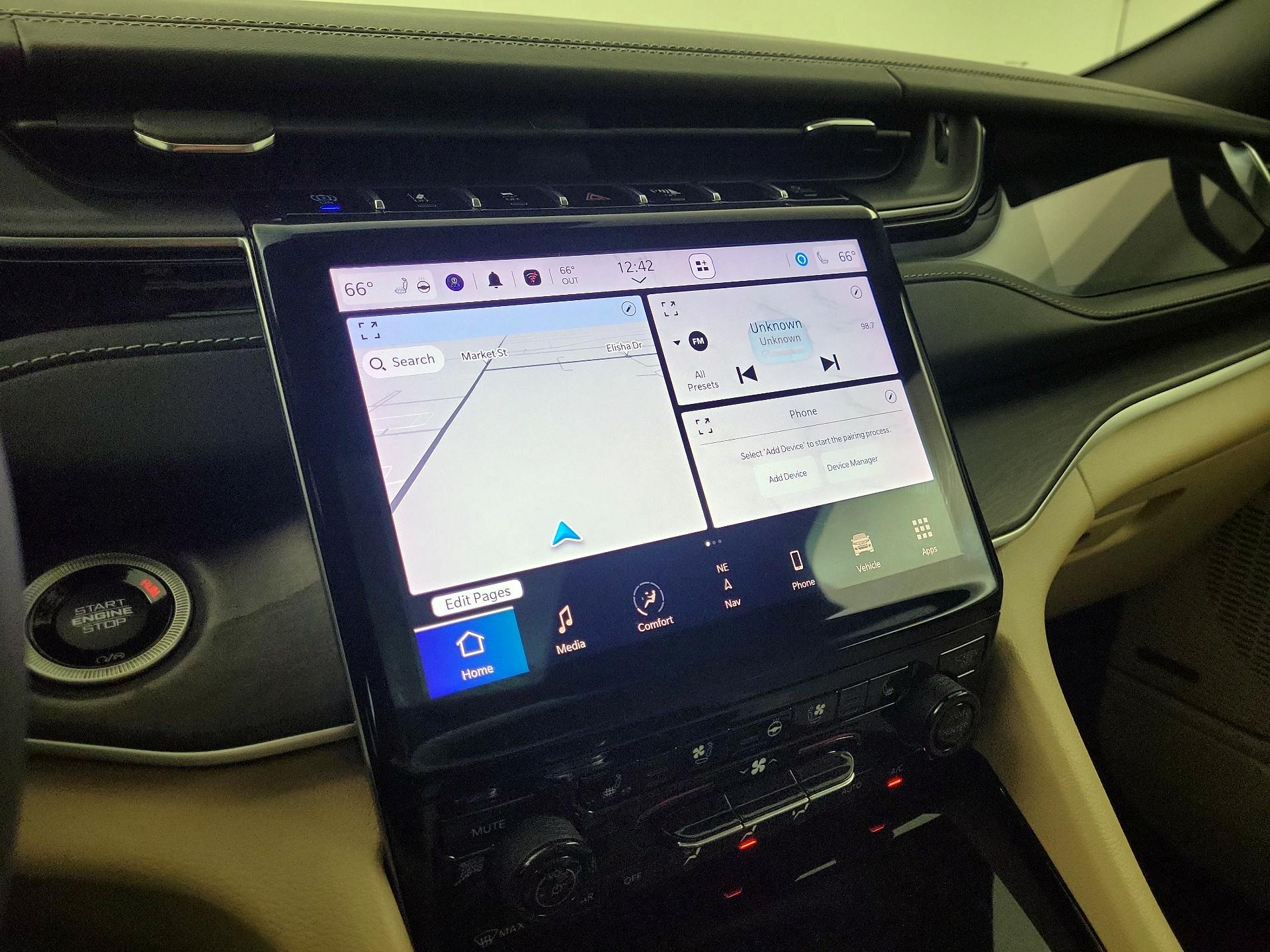 Thumbnail: 2022 Jeep Grand Cherokee - 14