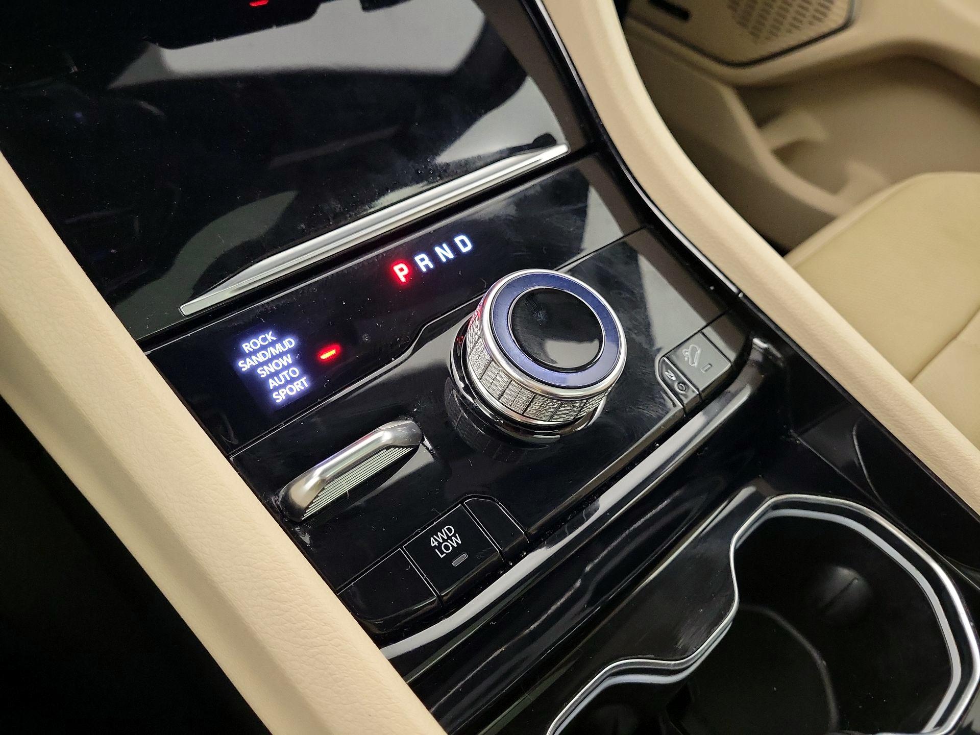 Thumbnail: 2022 Jeep Grand Cherokee - 16