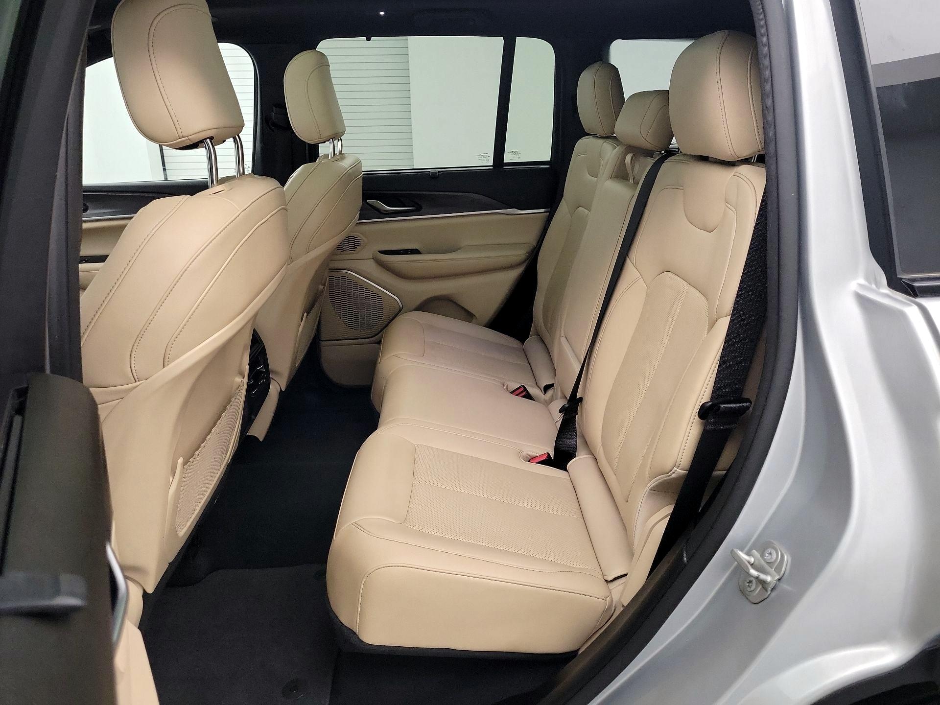 Thumbnail: 2022 Jeep Grand Cherokee - 19