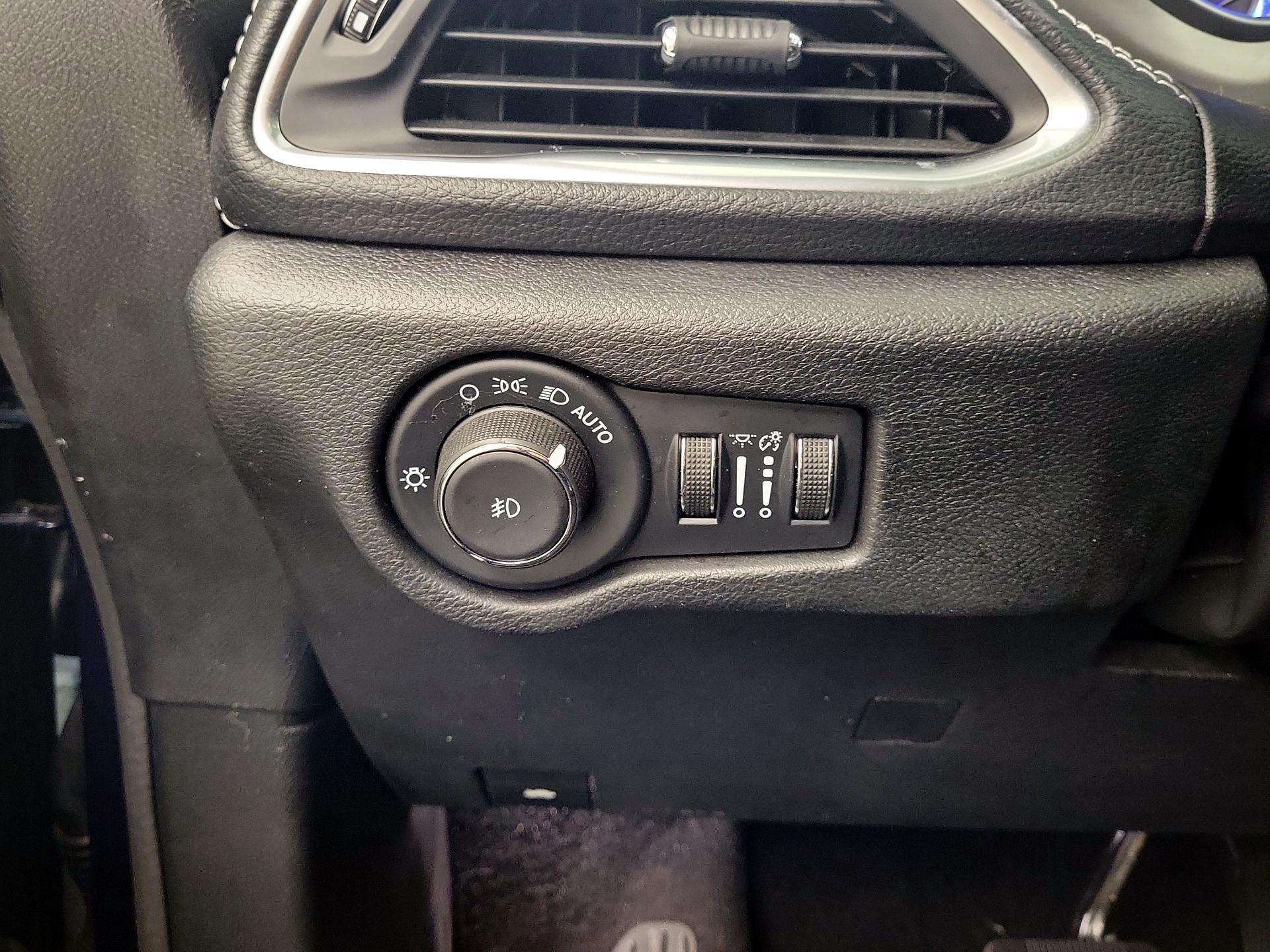 Thumbnail: 2023 Chrysler Pacifica - 11