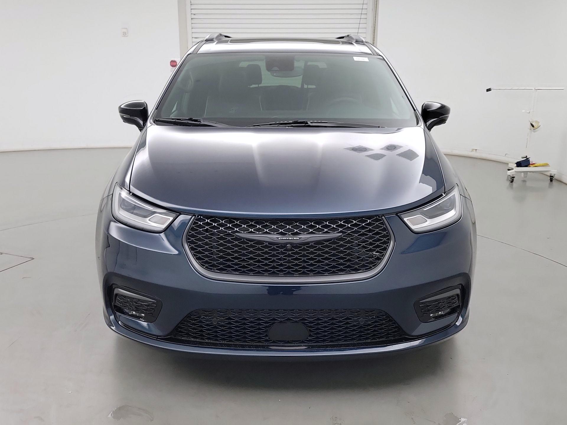 Thumbnail: 2023 Chrysler Pacifica - 2