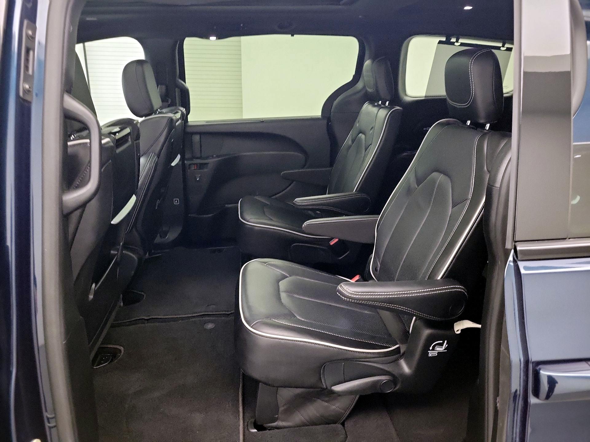 Thumbnail: 2023 Chrysler Pacifica - 19