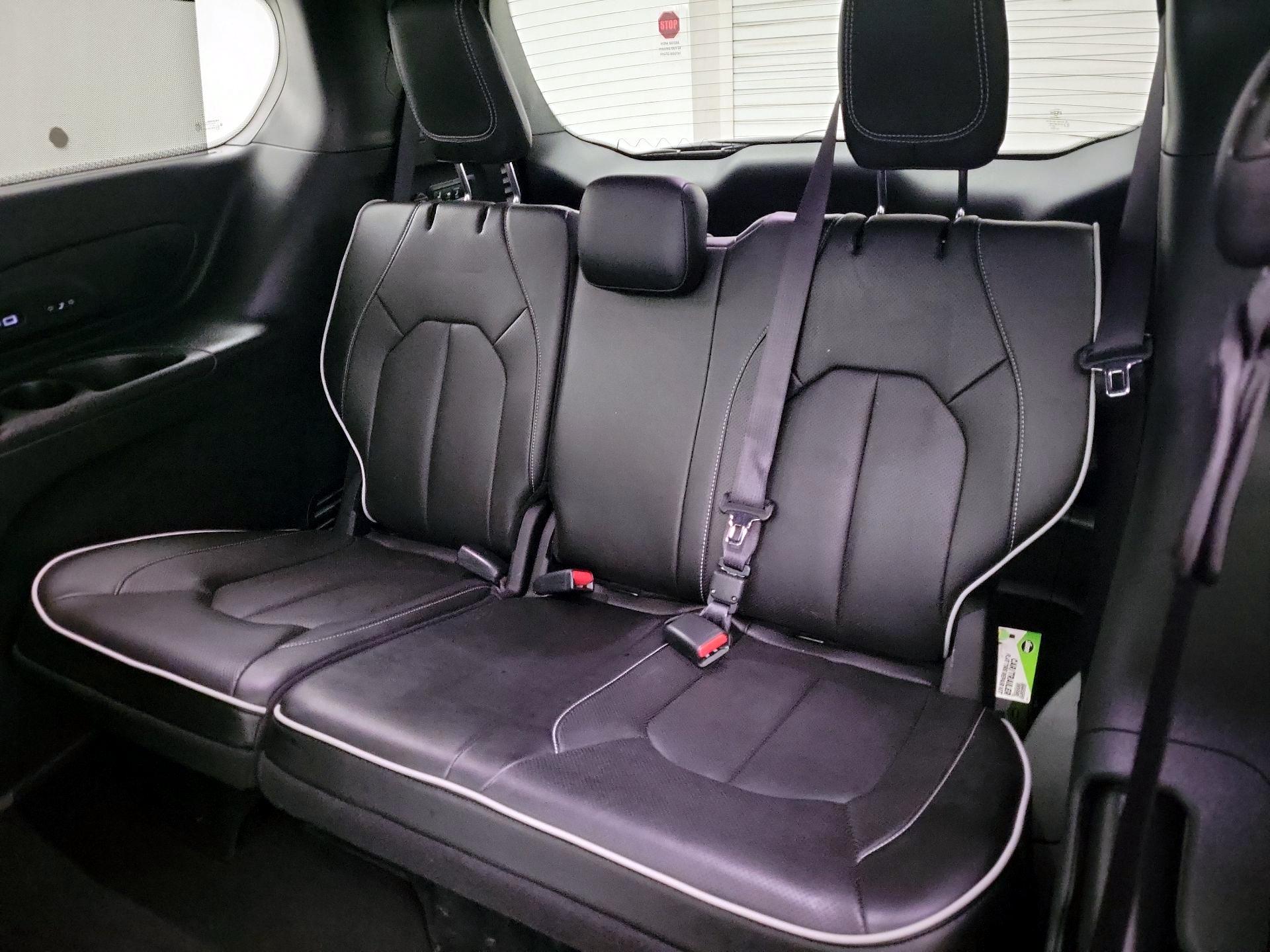 Thumbnail: 2023 Chrysler Pacifica - 20