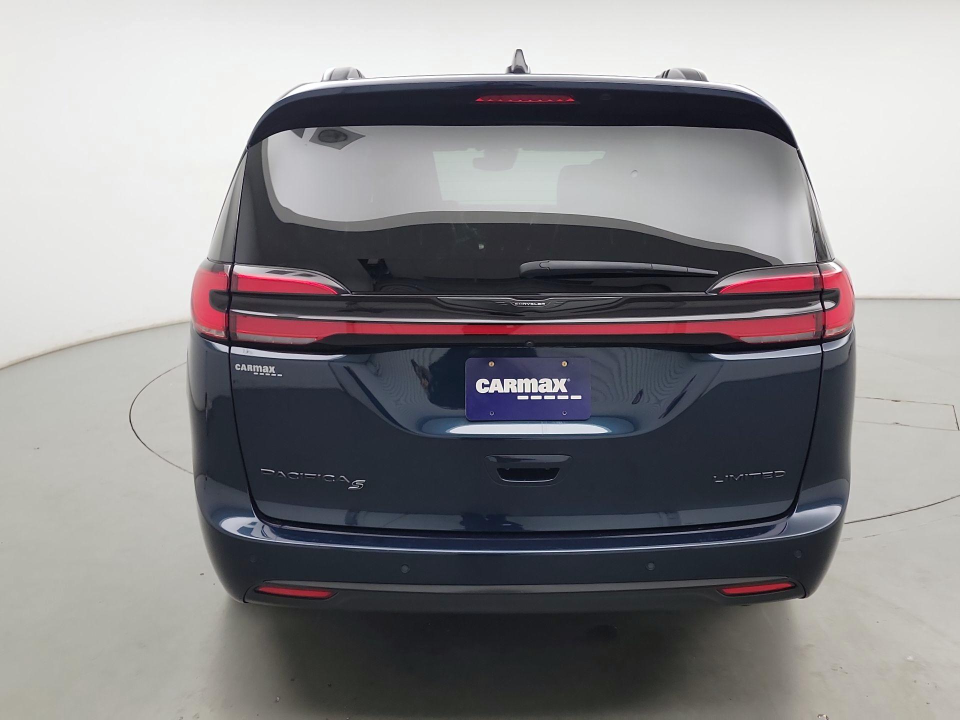 Thumbnail: 2023 Chrysler Pacifica - 6