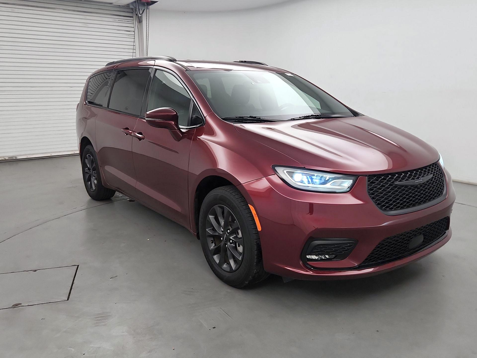 Thumbnail: 2022 Chrysler Pacifica - 1
