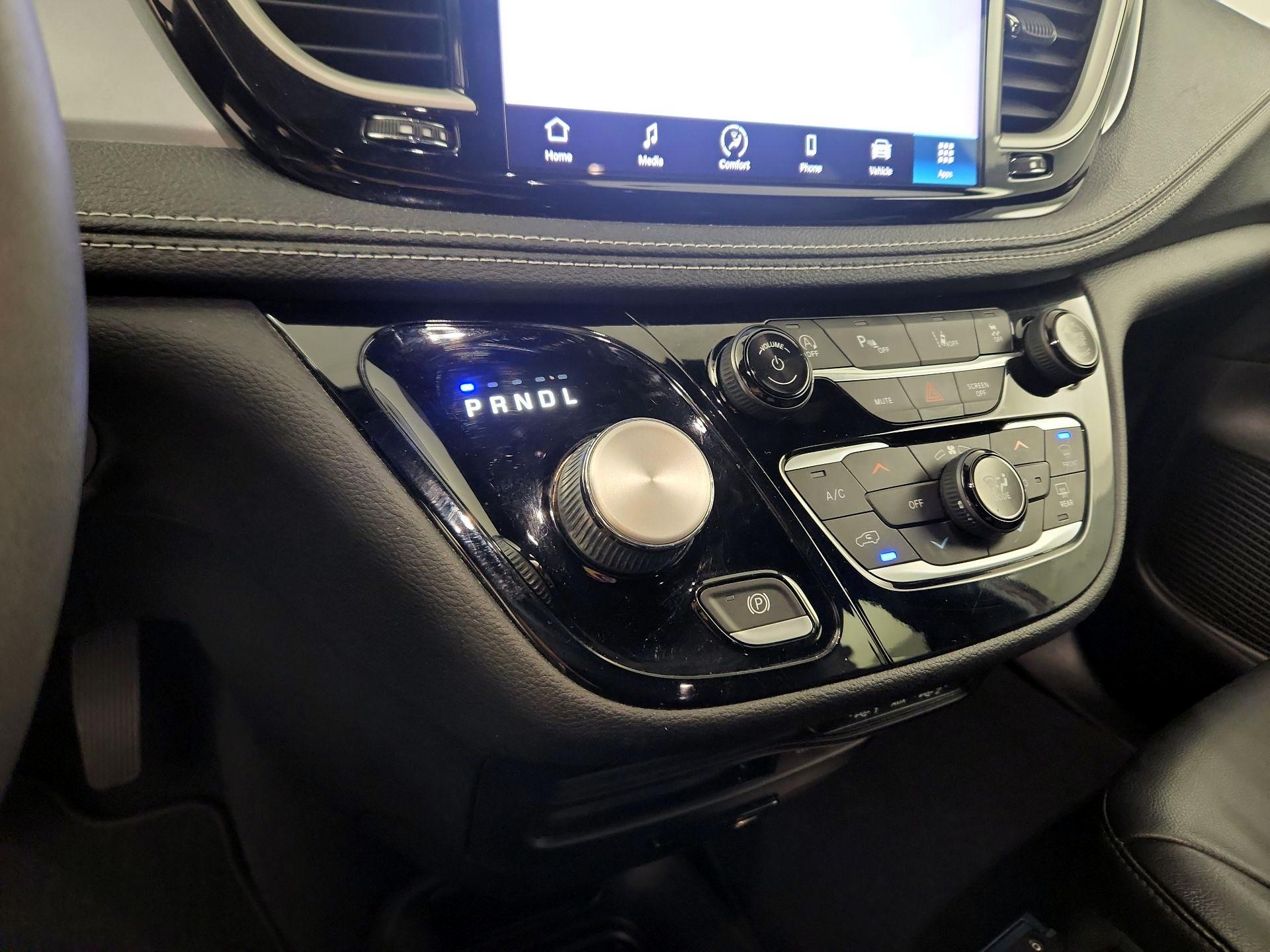 Thumbnail: 2022 Chrysler Pacifica - 15