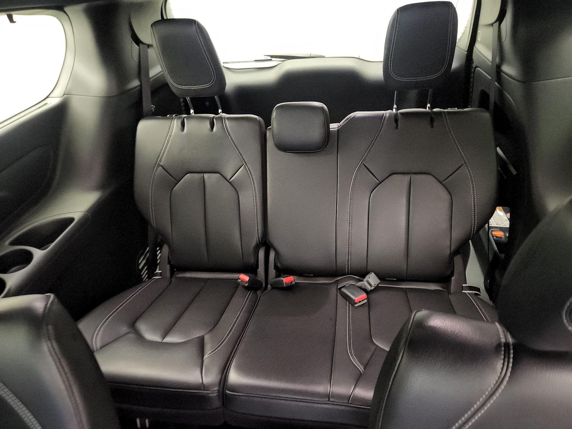 Thumbnail: 2022 Chrysler Pacifica - 18