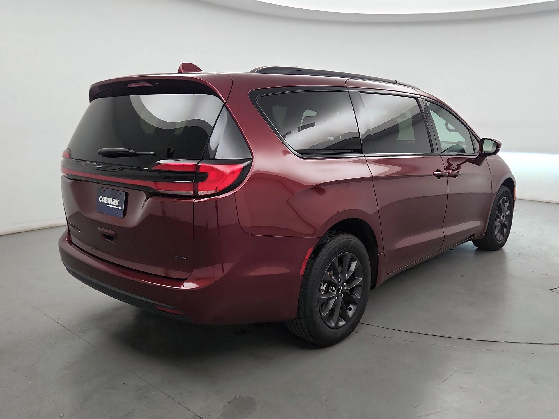 Thumbnail: 2022 Chrysler Pacifica - 5