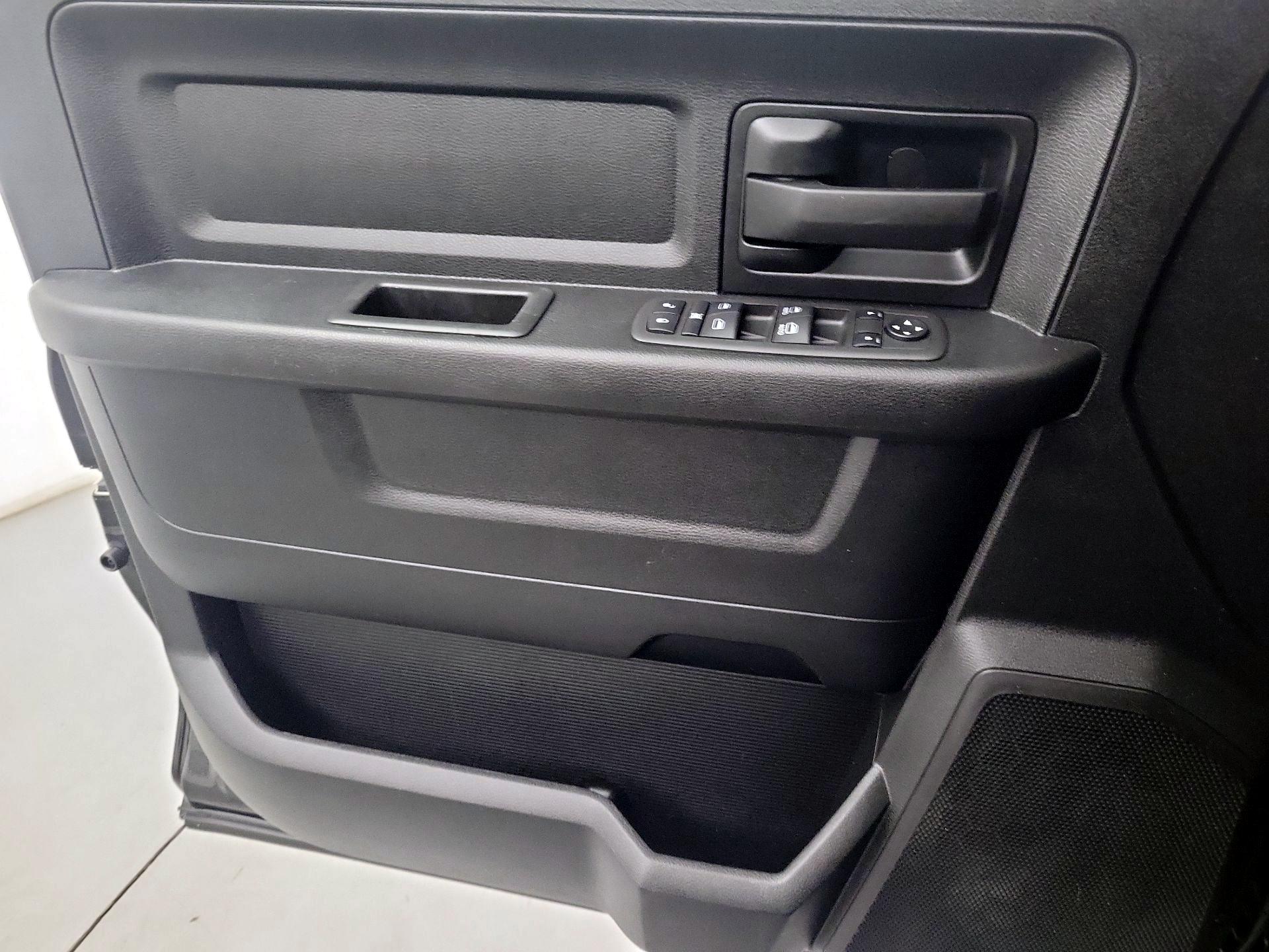 Thumbnail: 2022 RAM 1500 Classic - 10